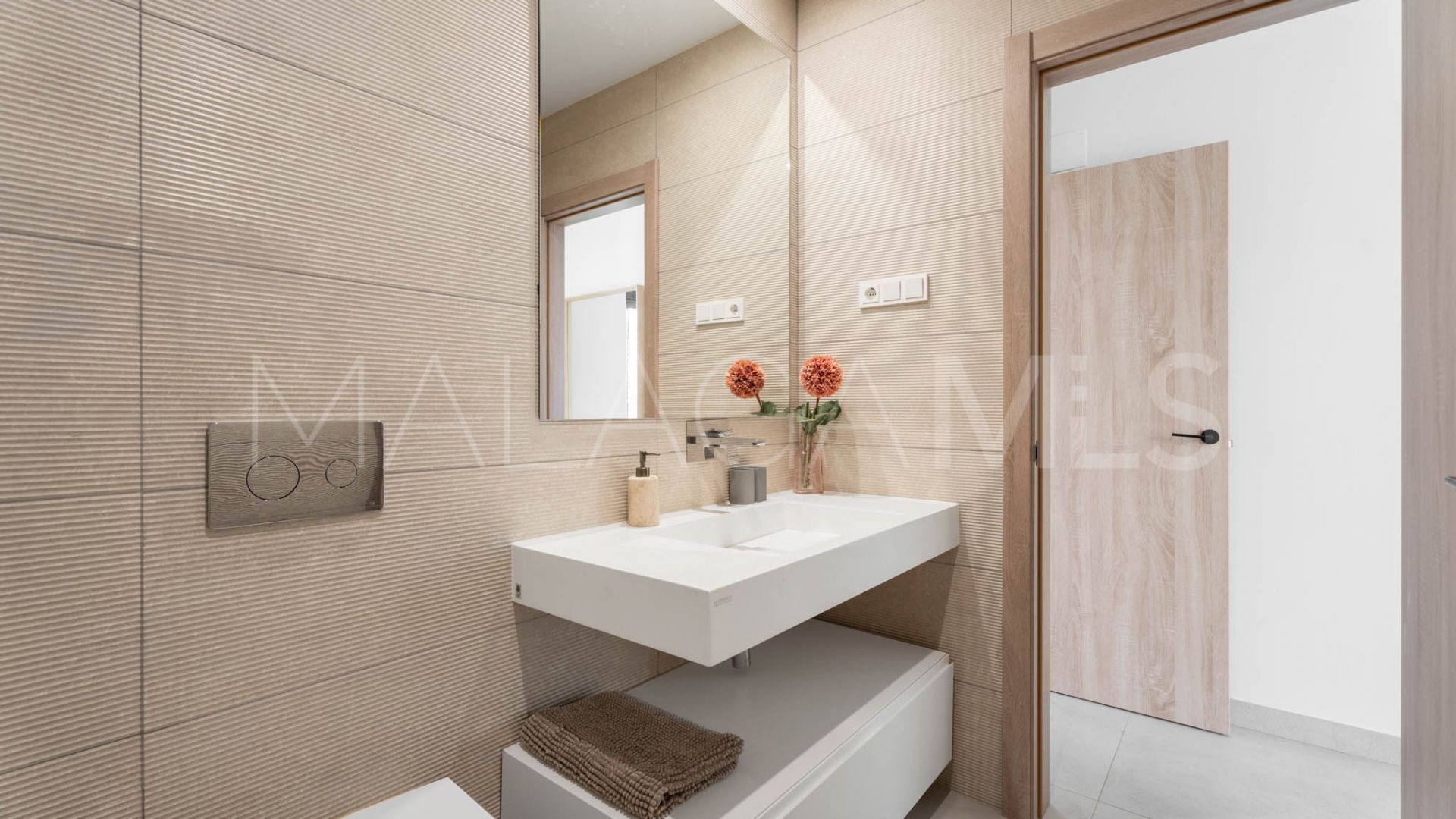 Duplex penthouse for sale in Artola