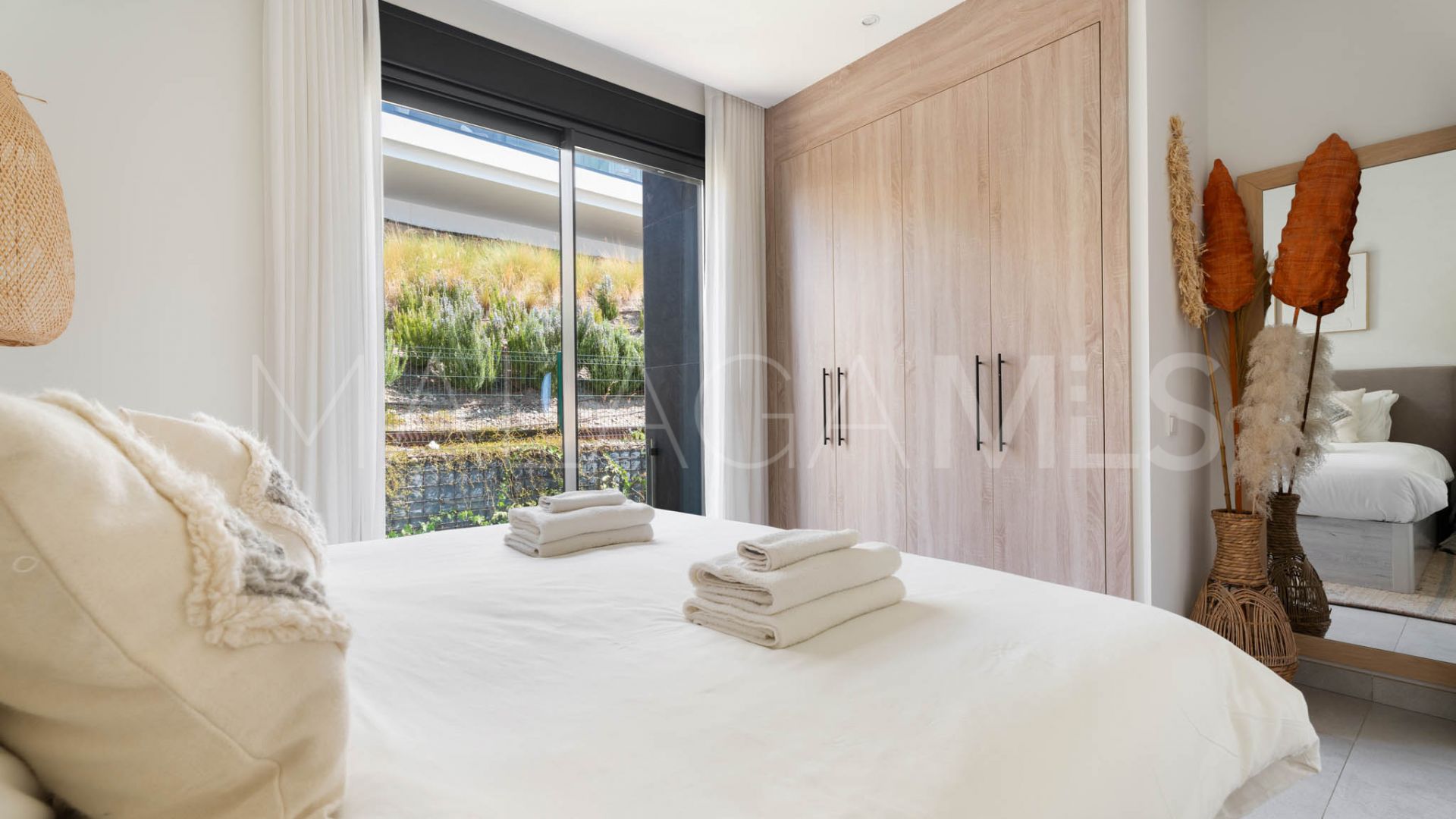 Duplex penthouse for sale in Artola