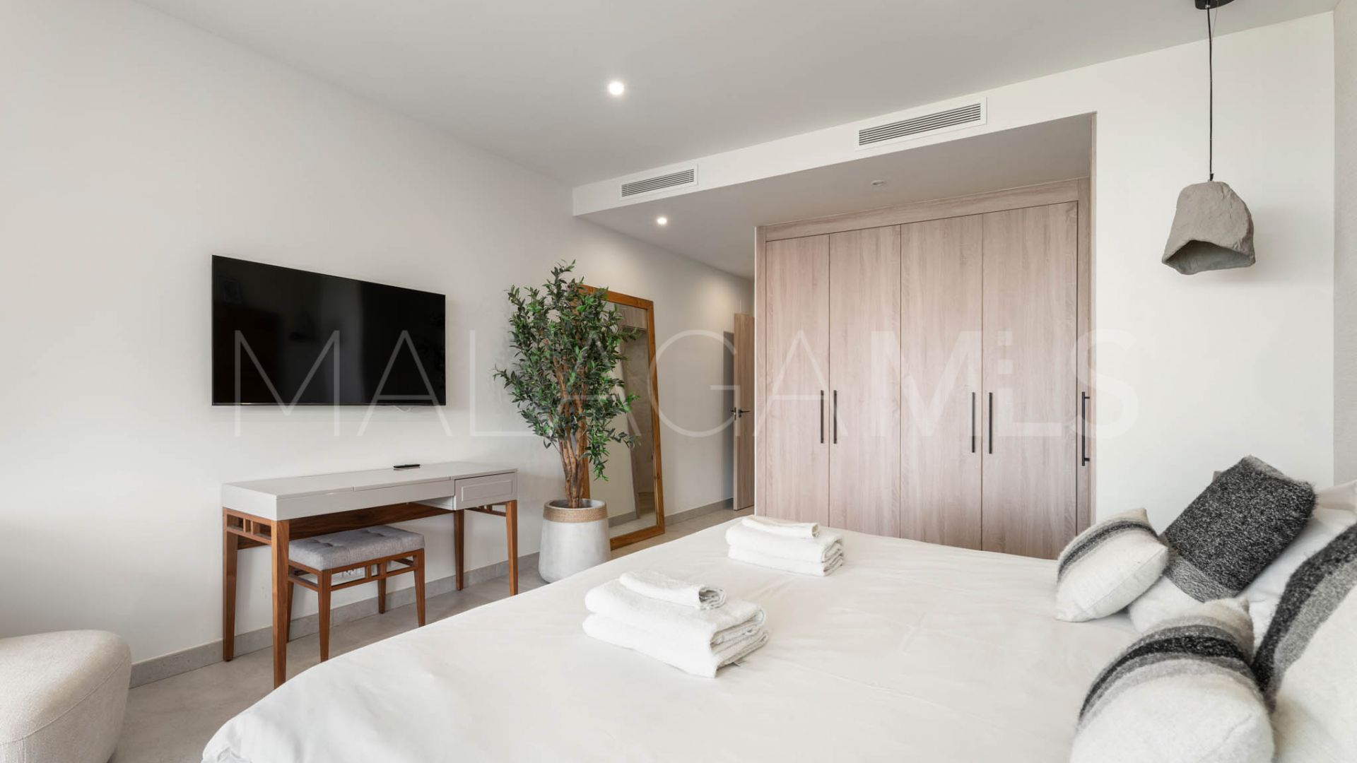 Duplex penthouse for sale in Artola