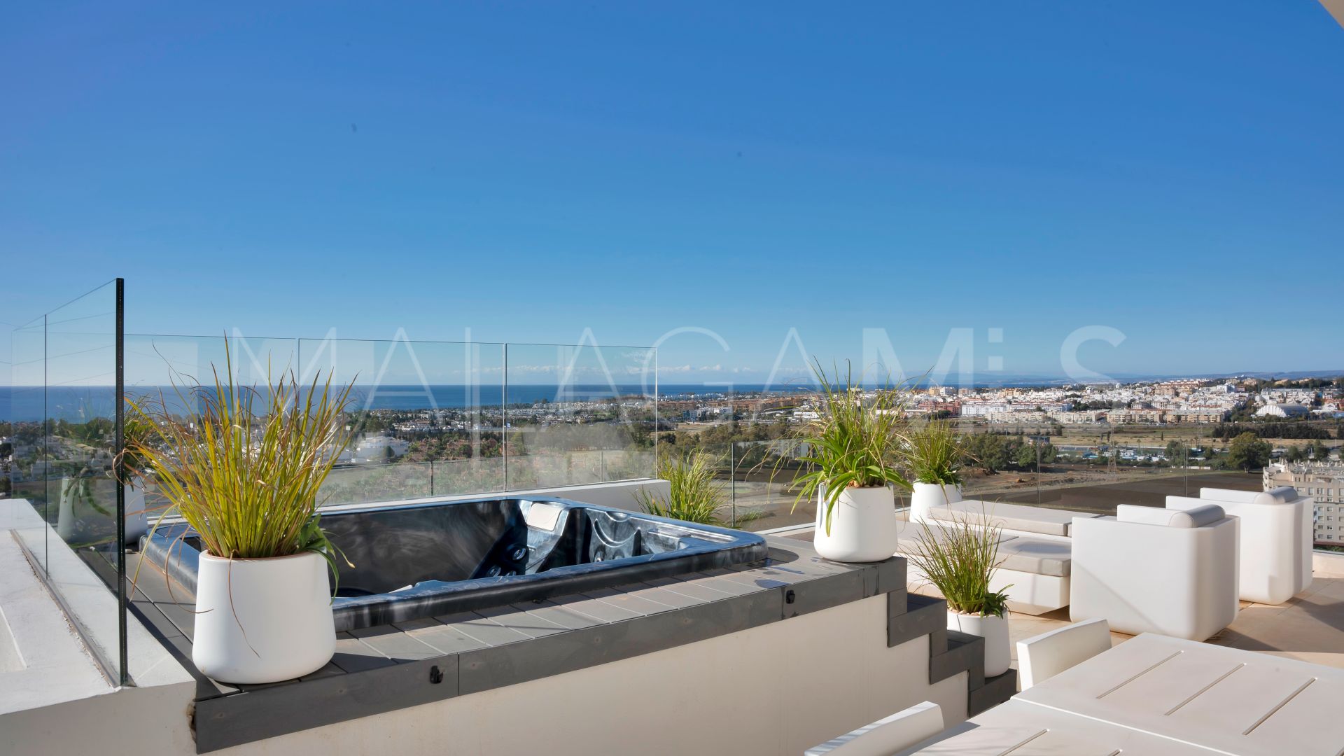 Villa for sale in Nueva Andalucia