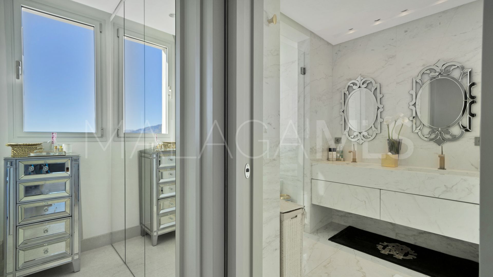 Villa for sale in Nueva Andalucia