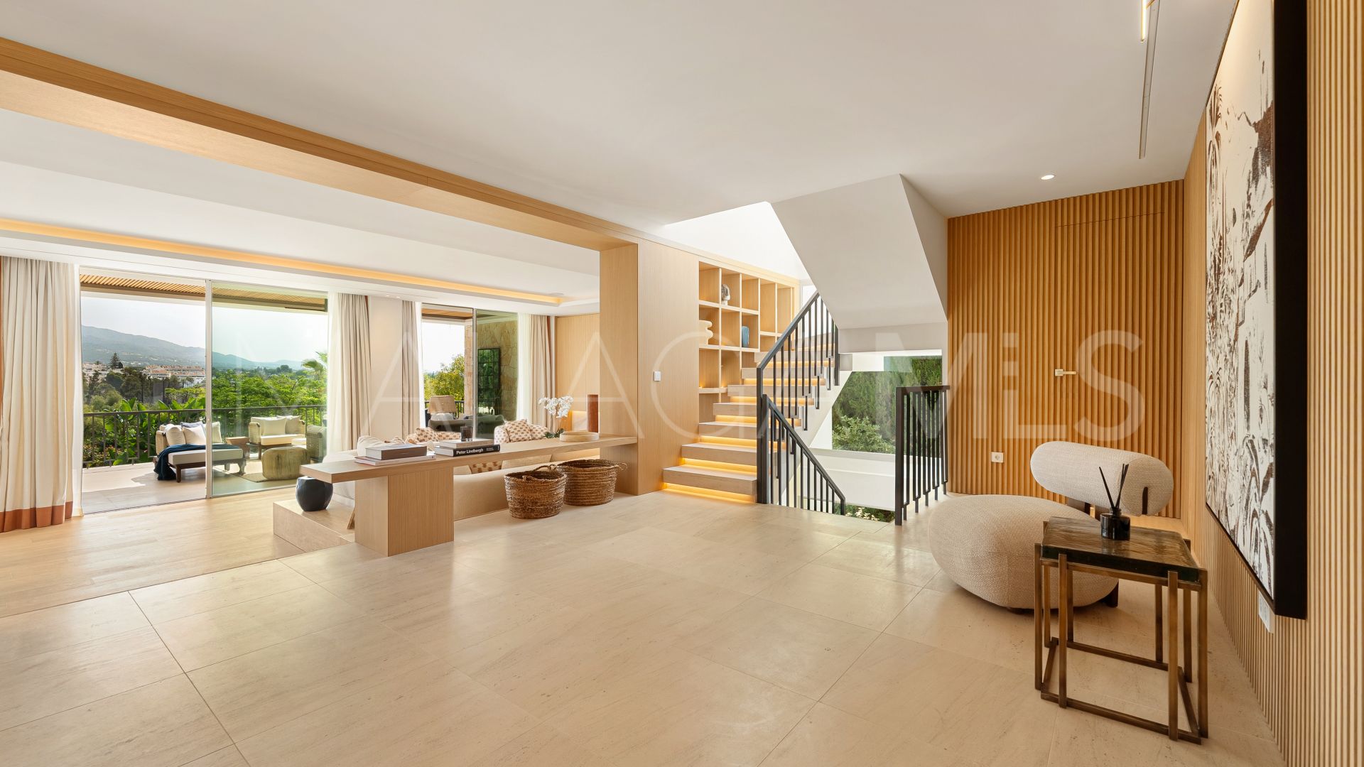 Villa for sale in Nueva Andalucia