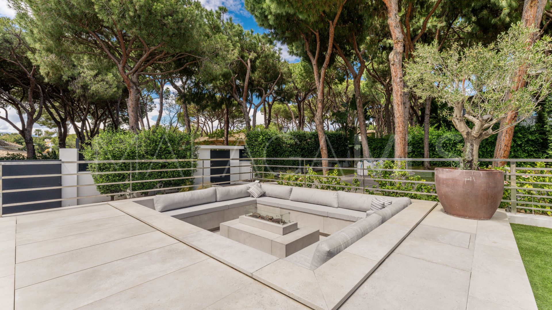 Villa for sale in Hacienda las Chapas