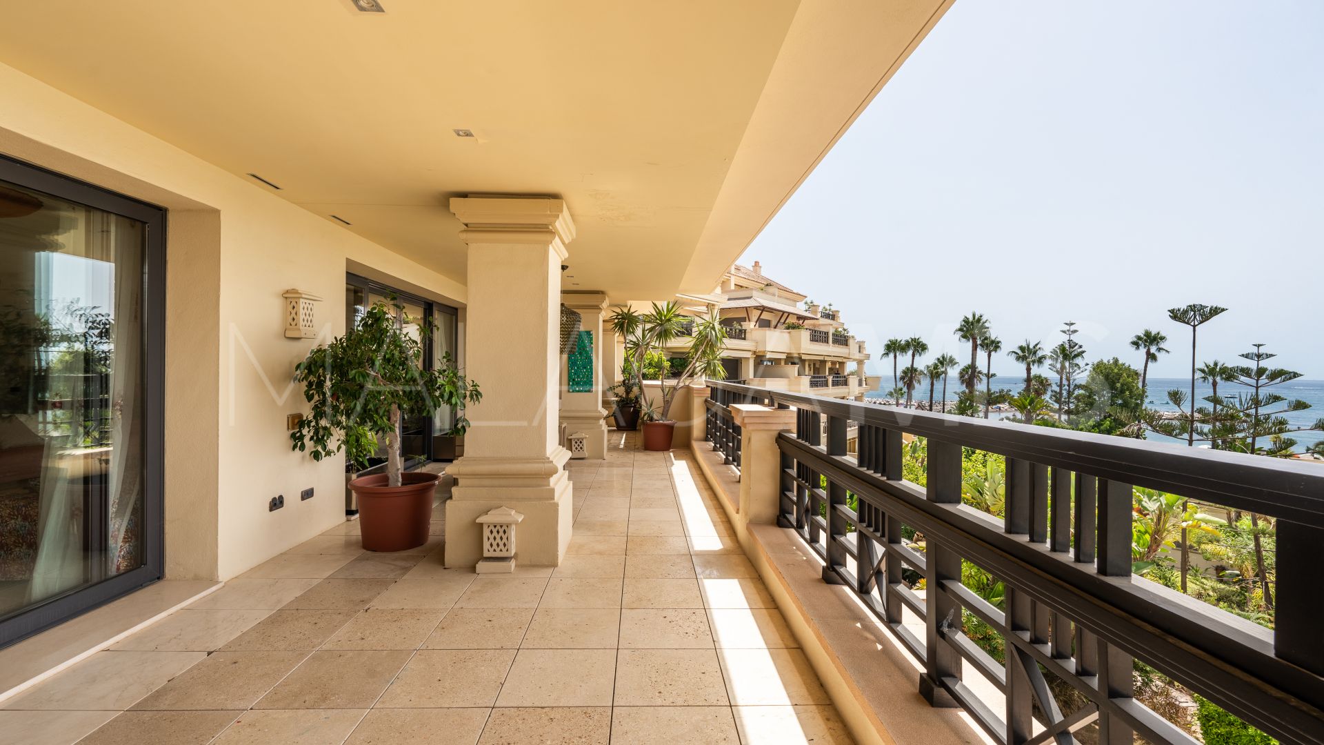 Se vende apartamento with 3 bedrooms in Laguna de Banus