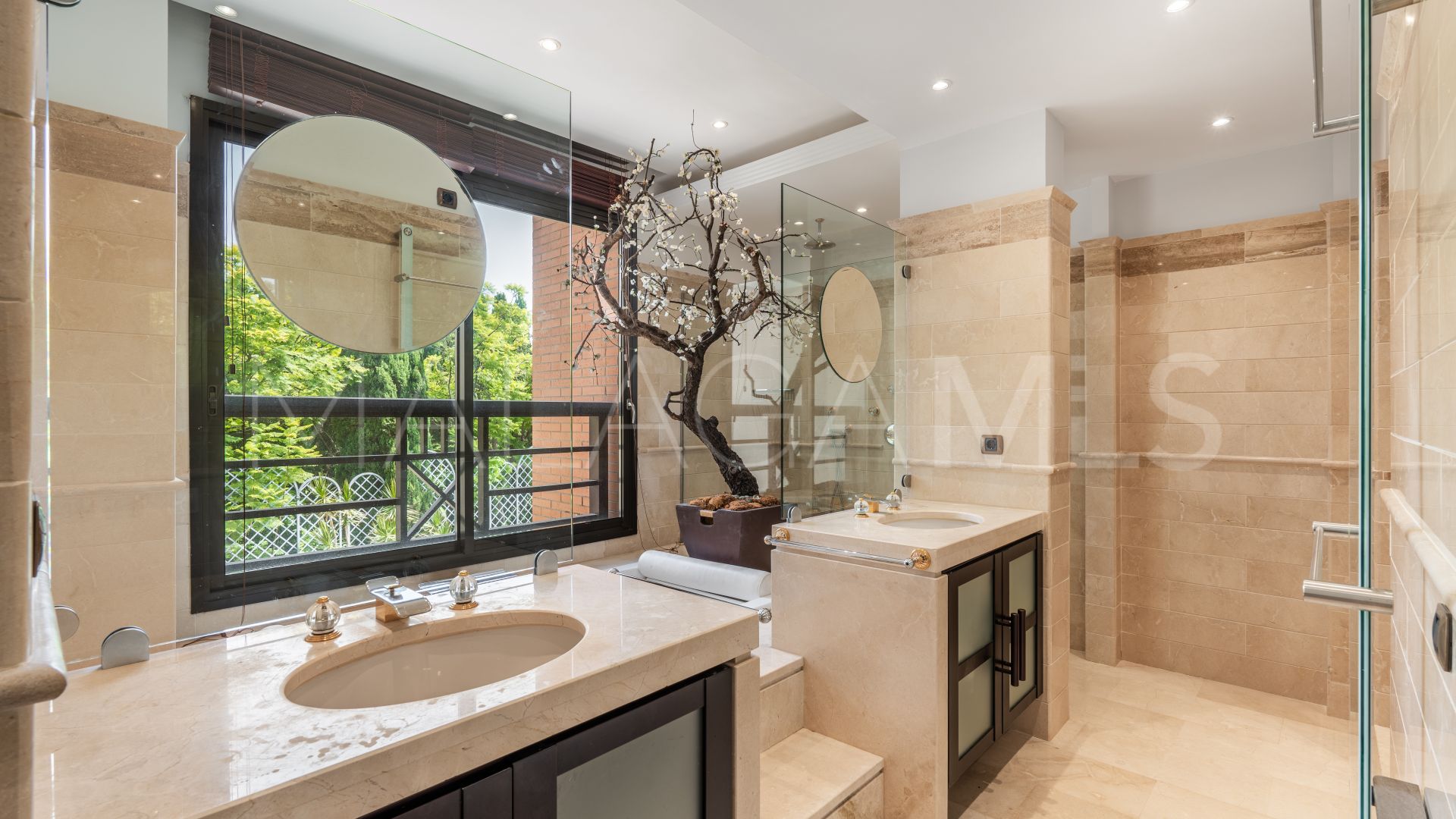 Se vende apartamento with 3 bedrooms in Laguna de Banus