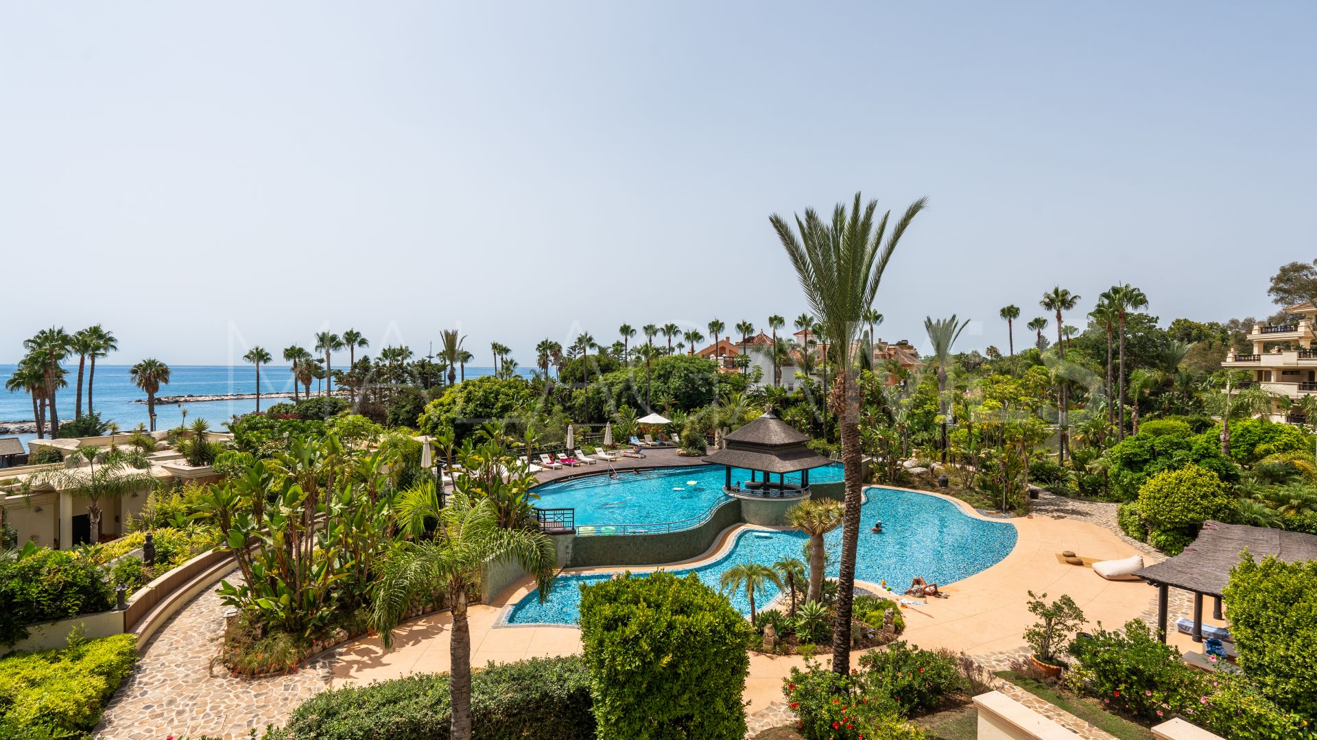 Se vende apartamento with 3 bedrooms in Laguna de Banus
