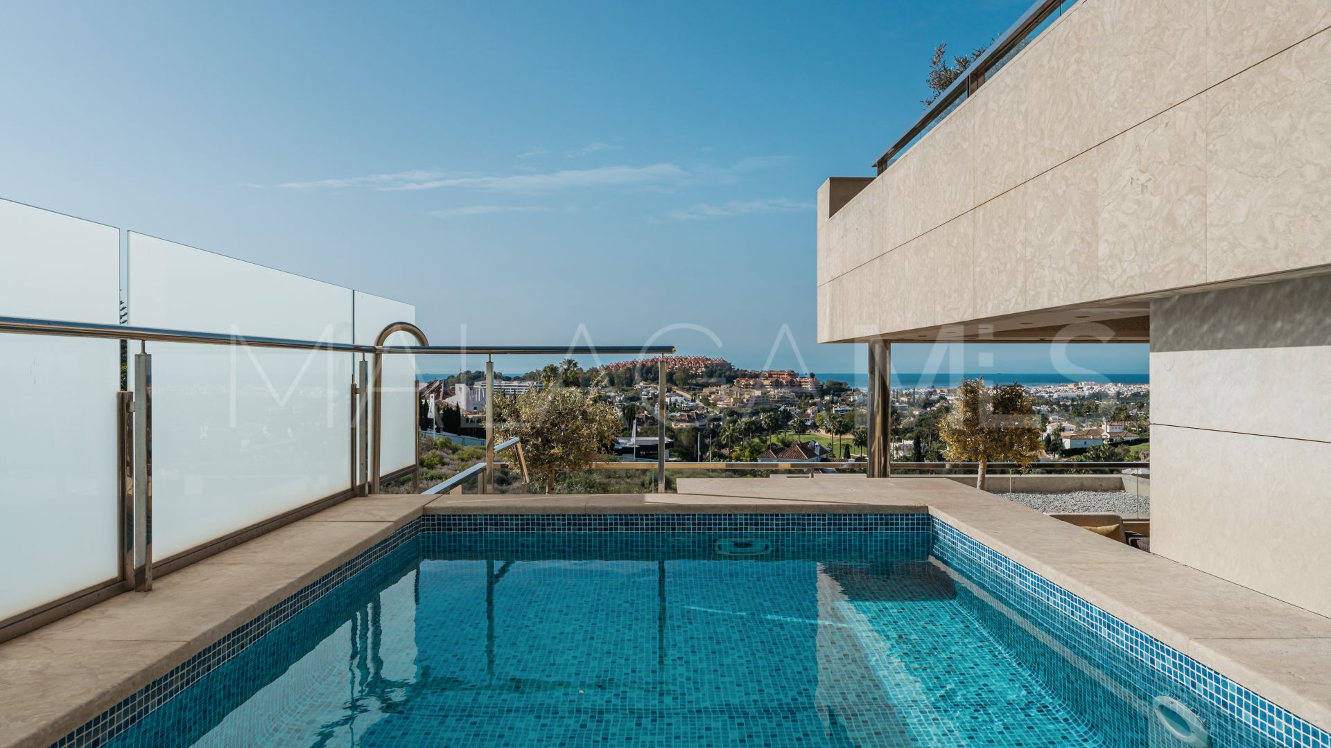 Duplex penthouse for sale in Los Arrayanes