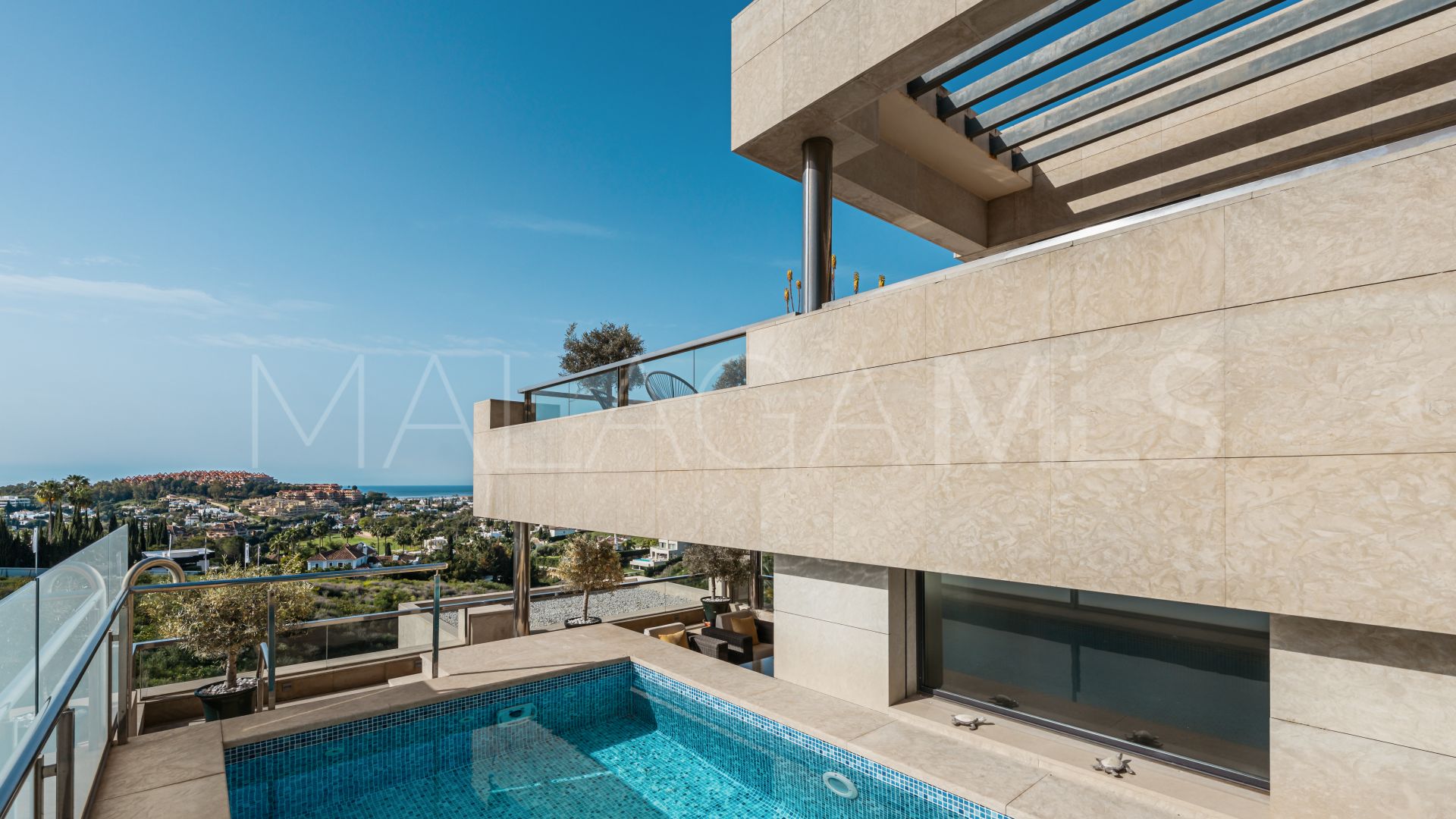 Duplex penthouse for sale in Los Arrayanes