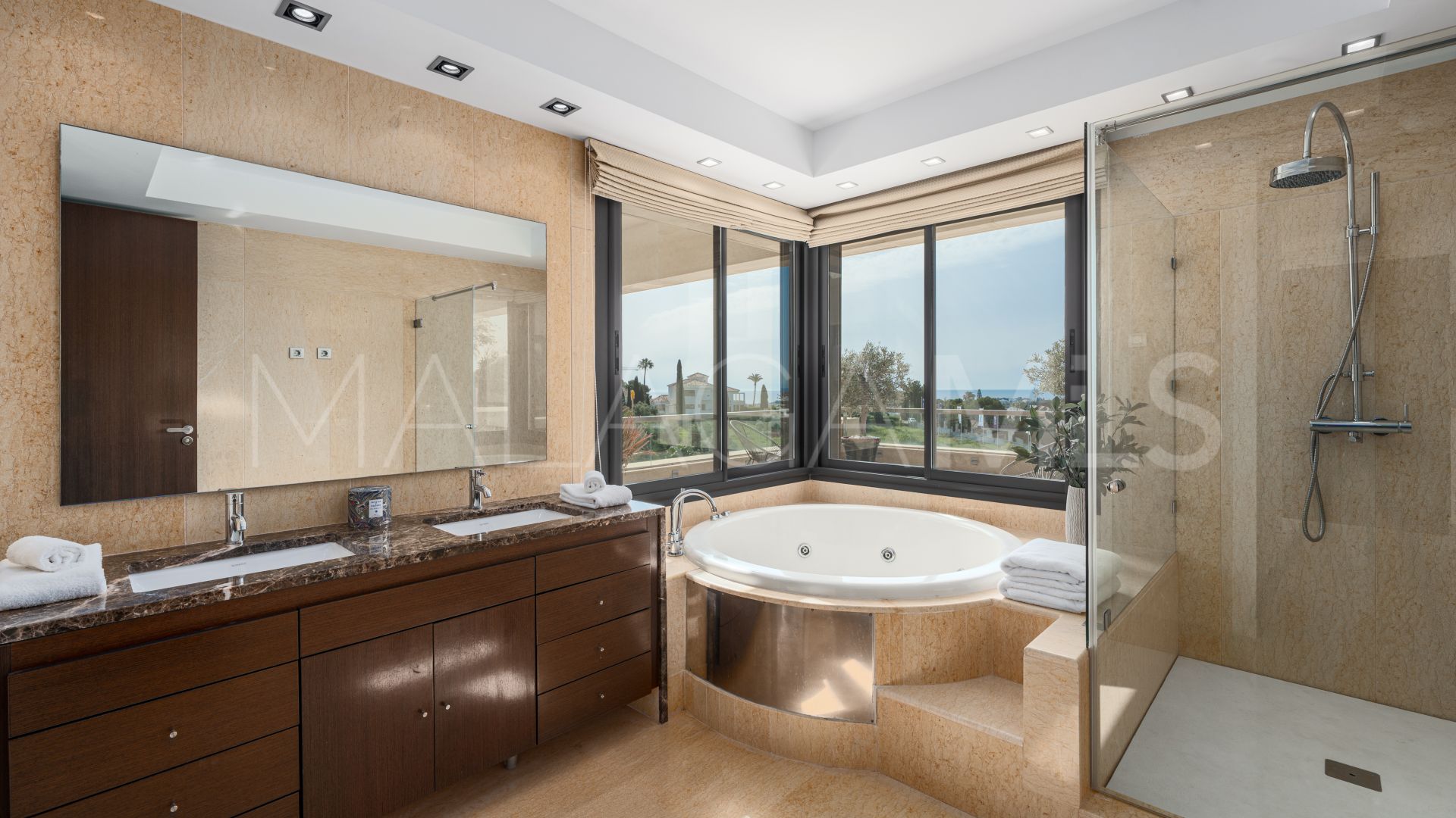 Duplex penthouse for sale in Los Arrayanes