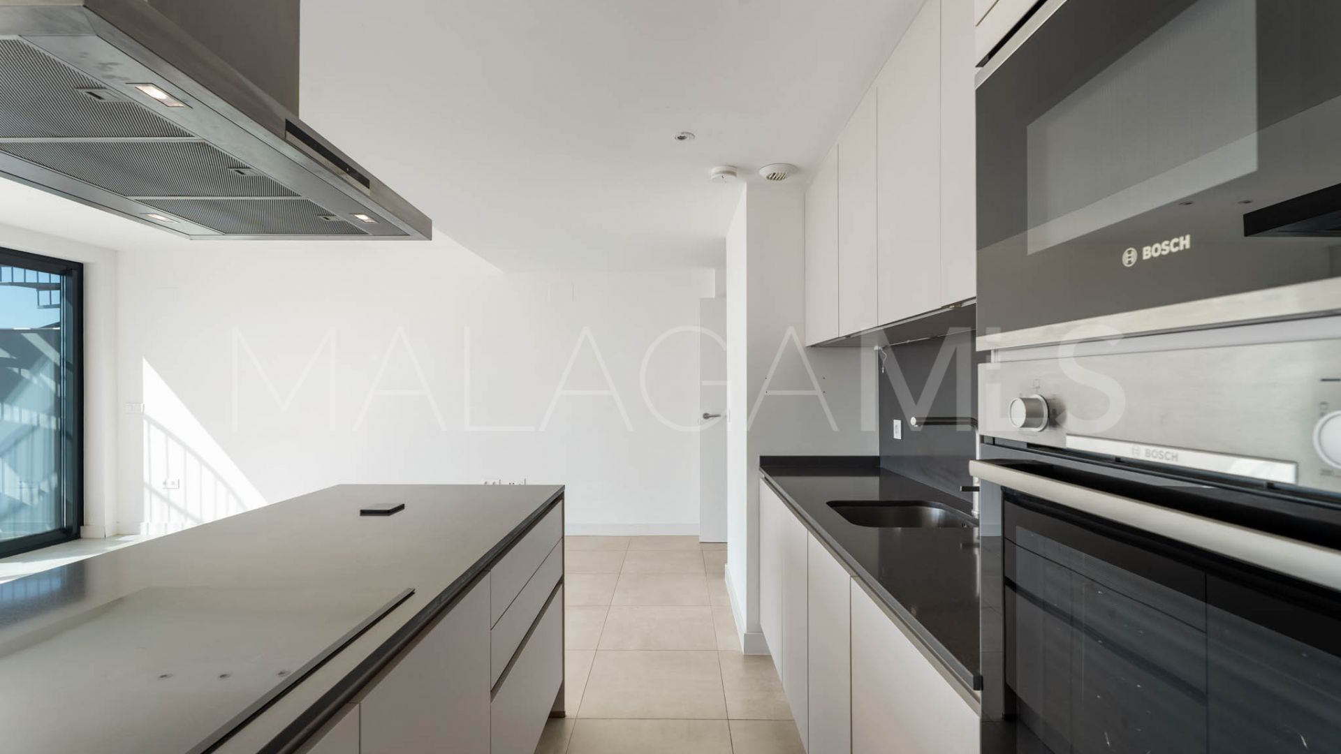 Buy Estepona East penthouse with 3 bedrooms