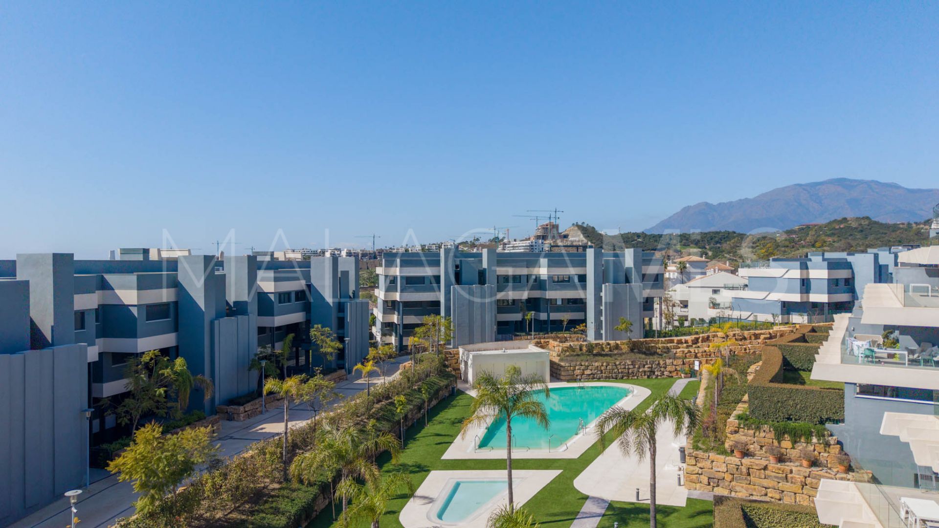 Buy Estepona East penthouse with 3 bedrooms