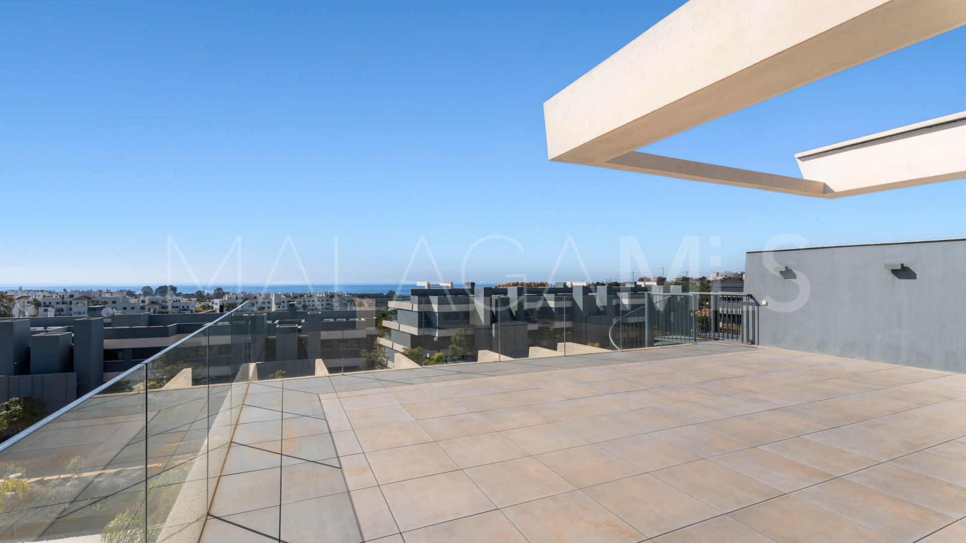 Buy Estepona East penthouse with 3 bedrooms