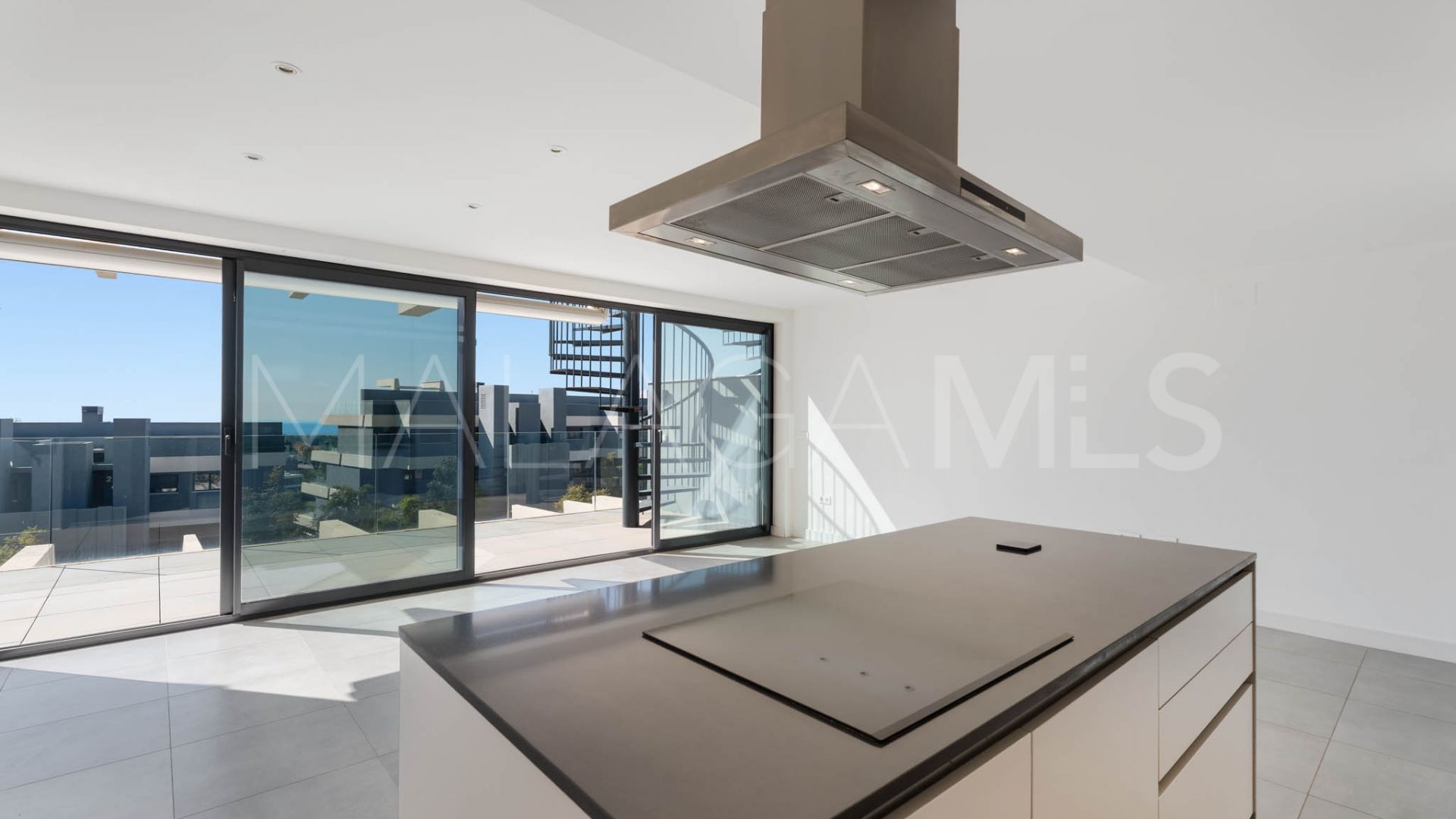 Buy Estepona East penthouse with 3 bedrooms