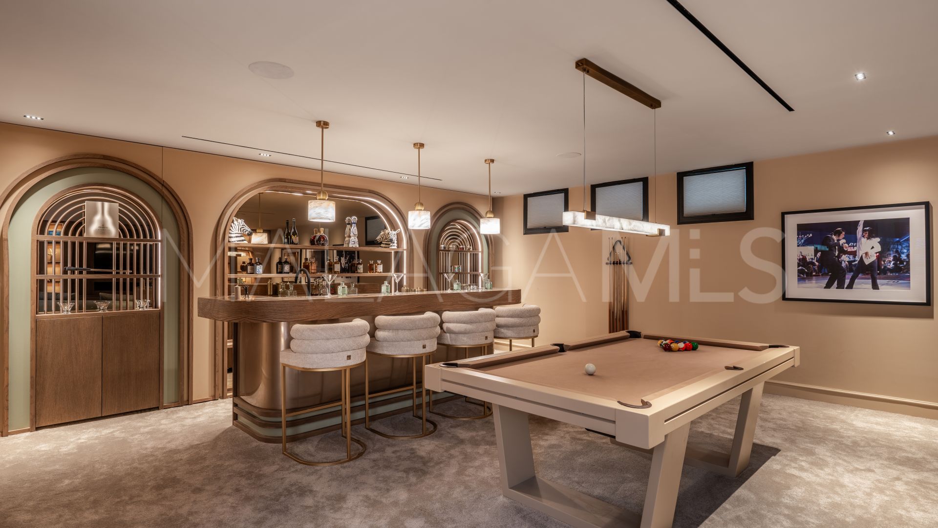 For sale 6 bedrooms villa in Nueva Andalucia