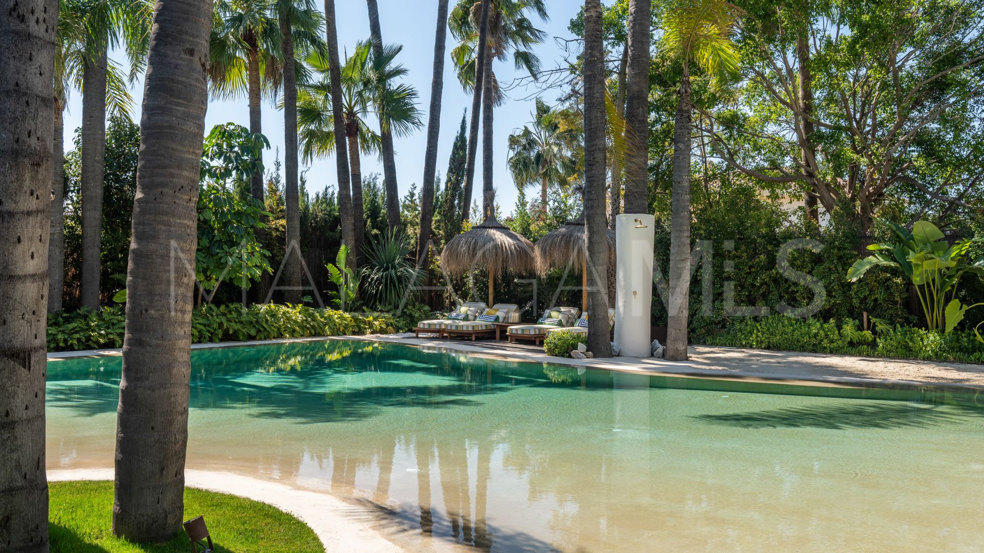 For sale 6 bedrooms villa in Nueva Andalucia