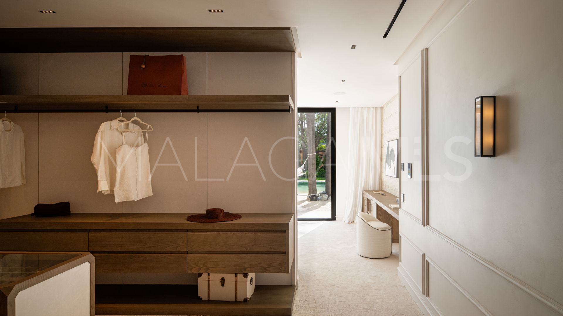 For sale 6 bedrooms villa in Nueva Andalucia