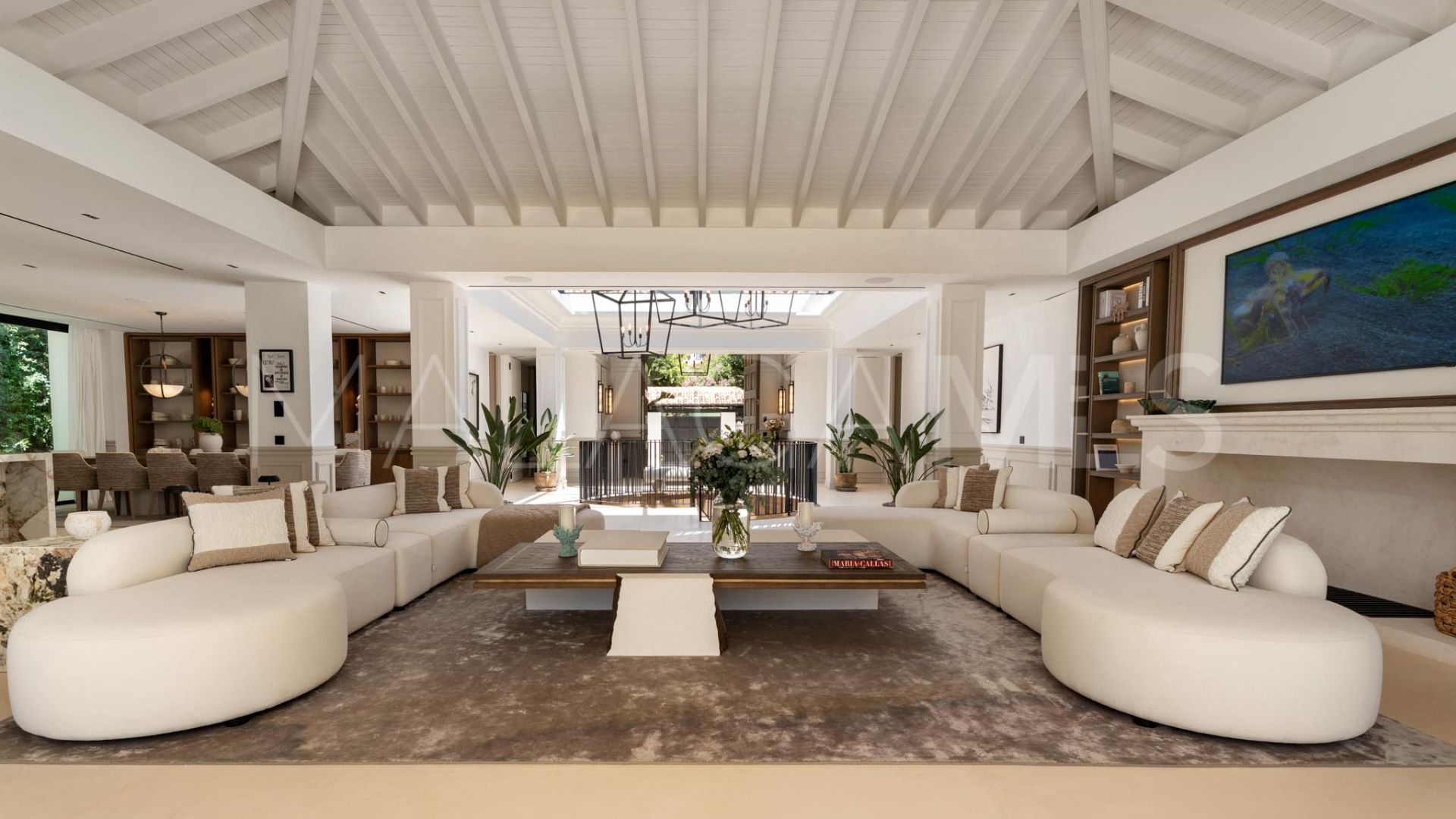 Villa de 6 bedrooms for sale in Nueva Andalucia
