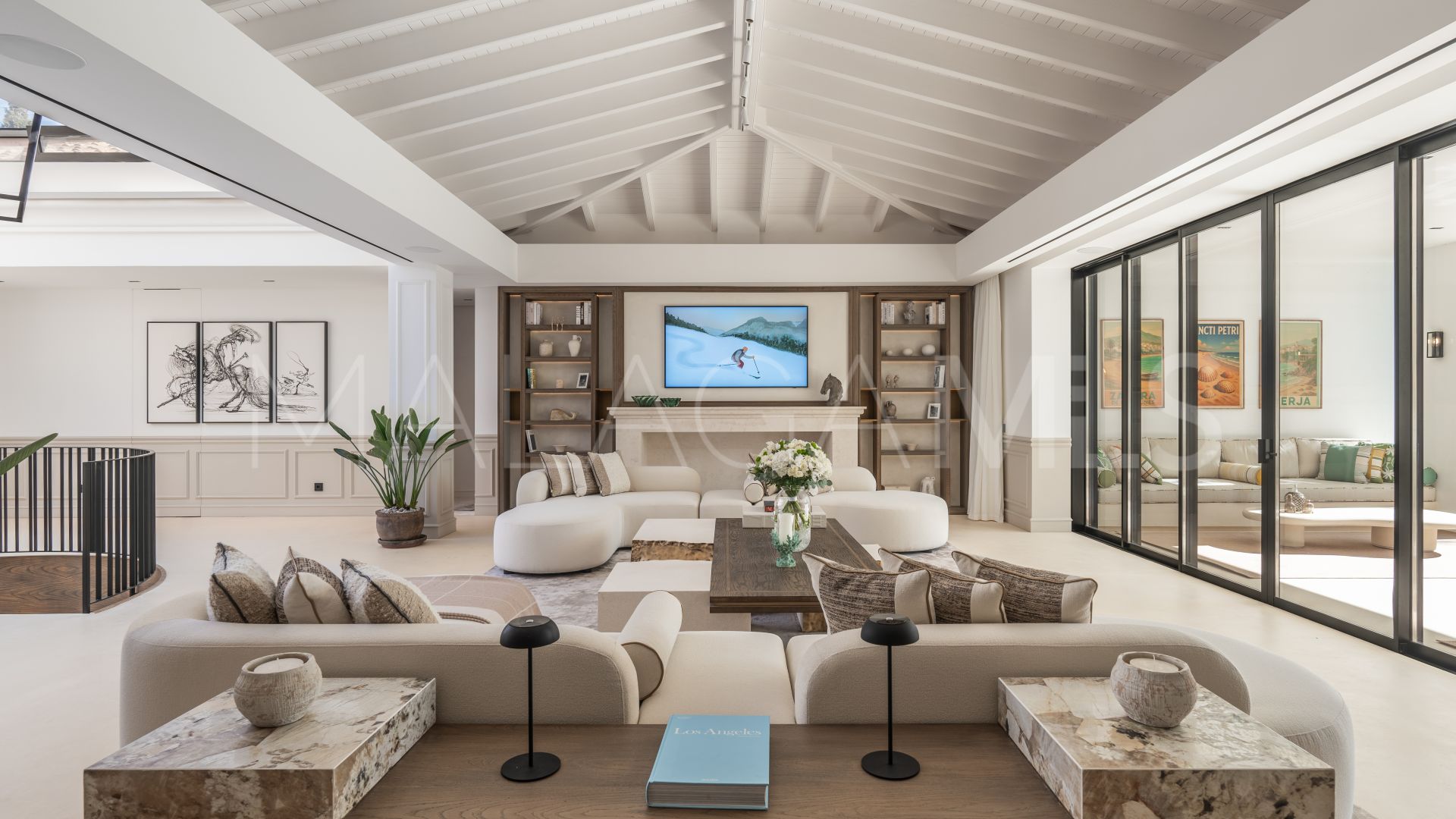 For sale 6 bedrooms villa in Nueva Andalucia