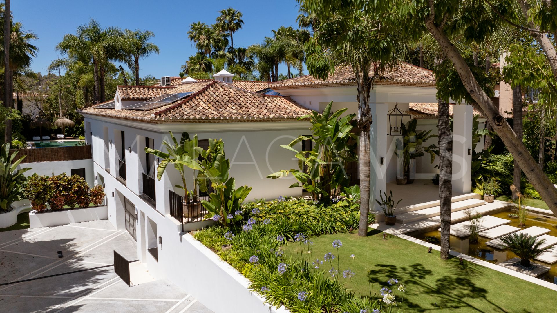 For sale 6 bedrooms villa in Nueva Andalucia