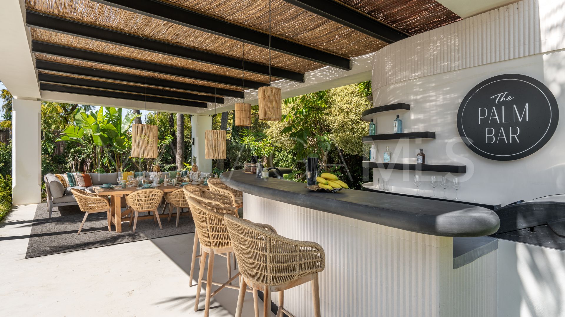 For sale 6 bedrooms villa in Nueva Andalucia