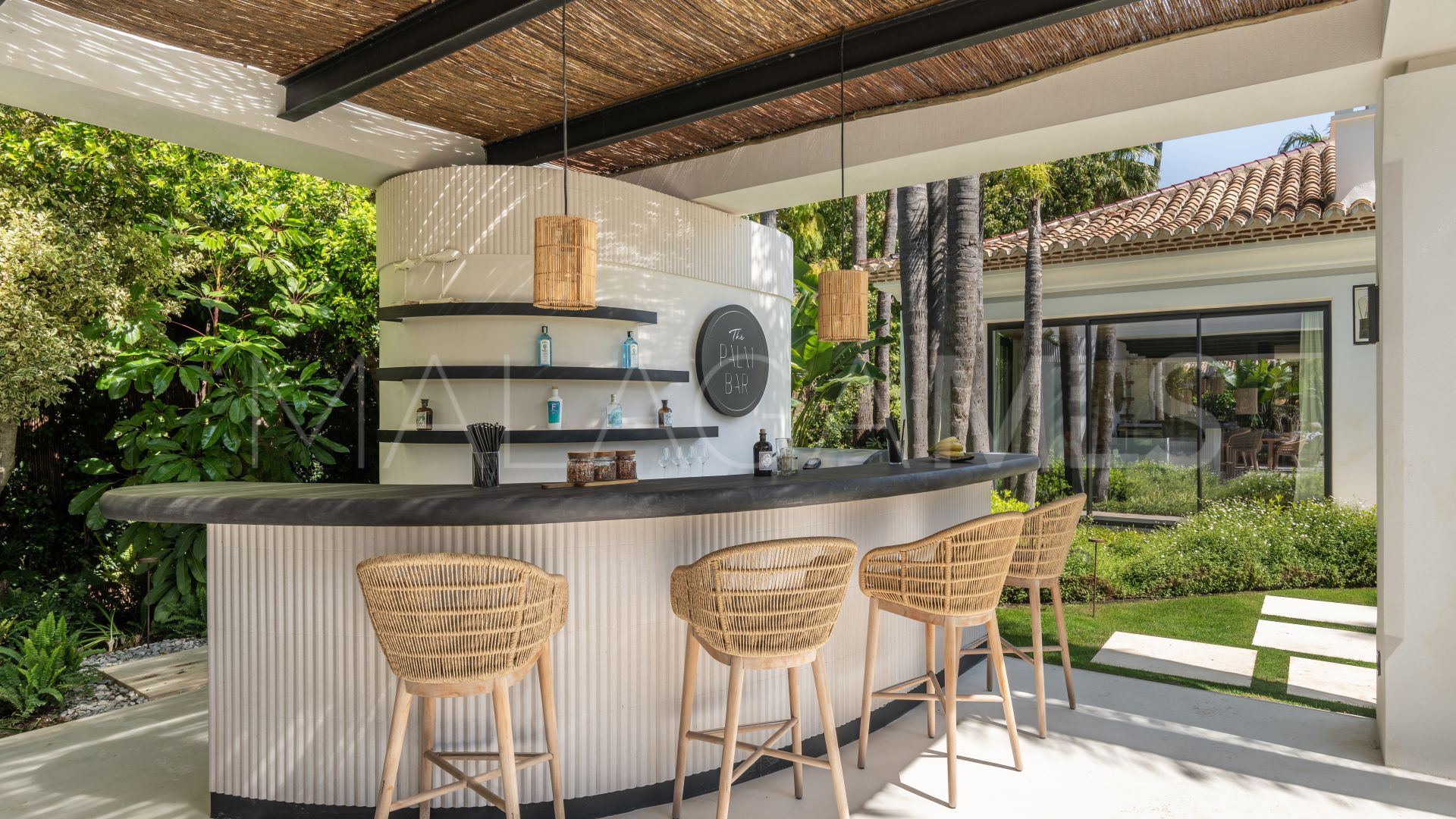 For sale 6 bedrooms villa in Nueva Andalucia