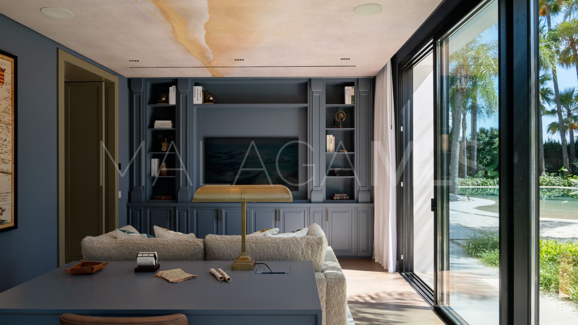 For sale 6 bedrooms villa in Nueva Andalucia