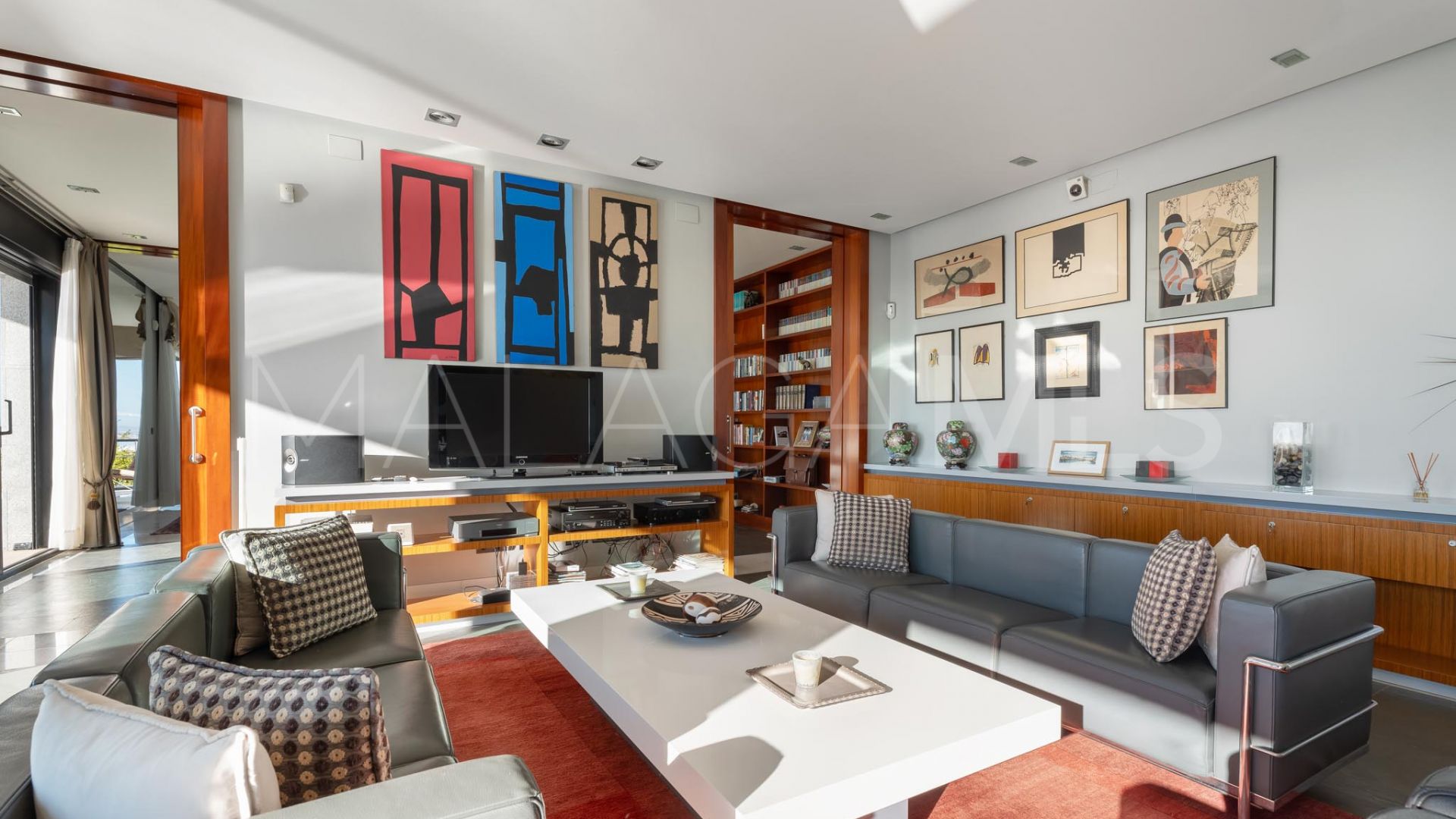 Villa for sale in Los Altos de los Monteros