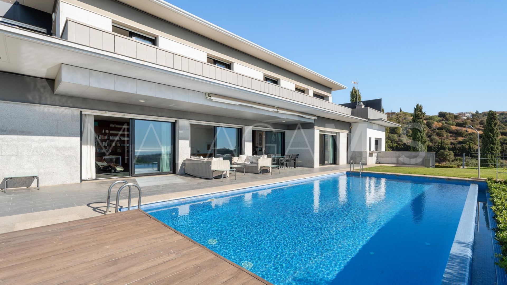 Villa for sale in Los Altos de los Monteros