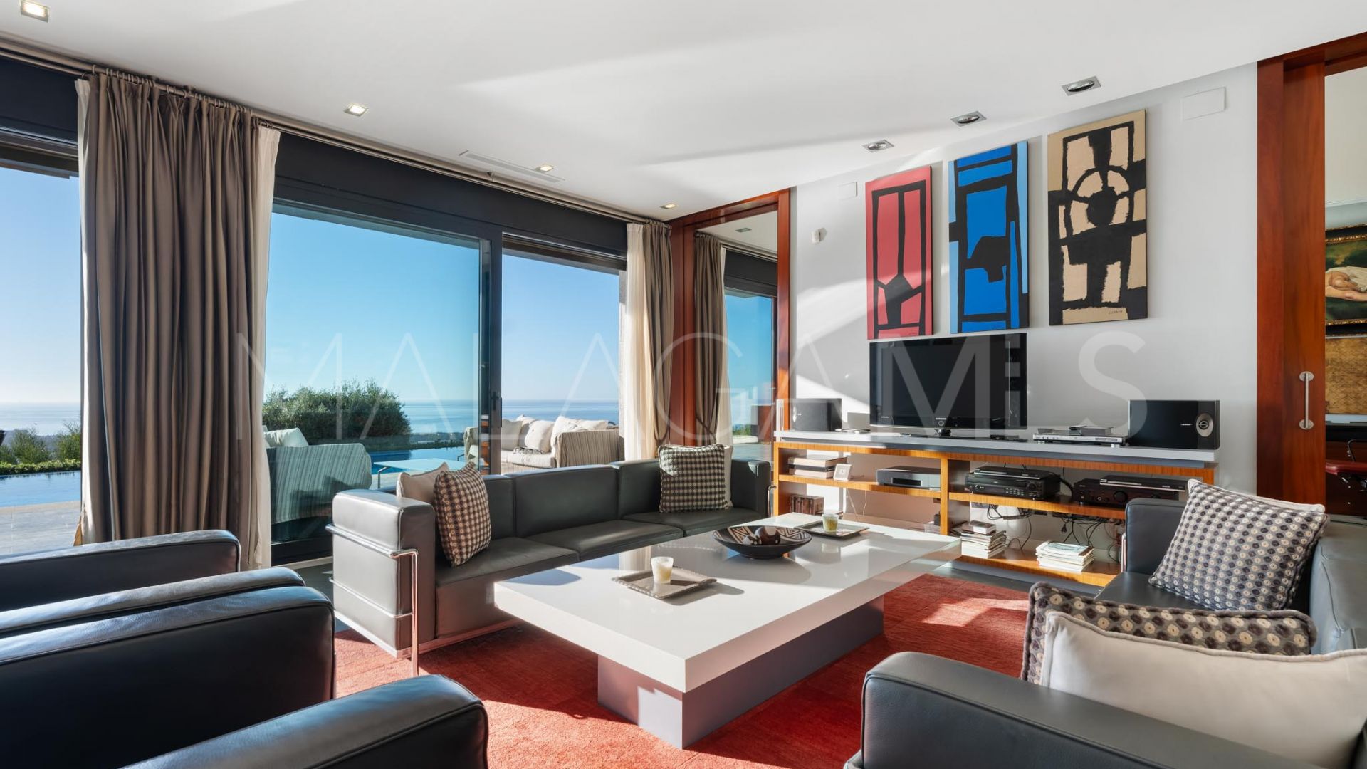 Villa for sale in Los Altos de los Monteros