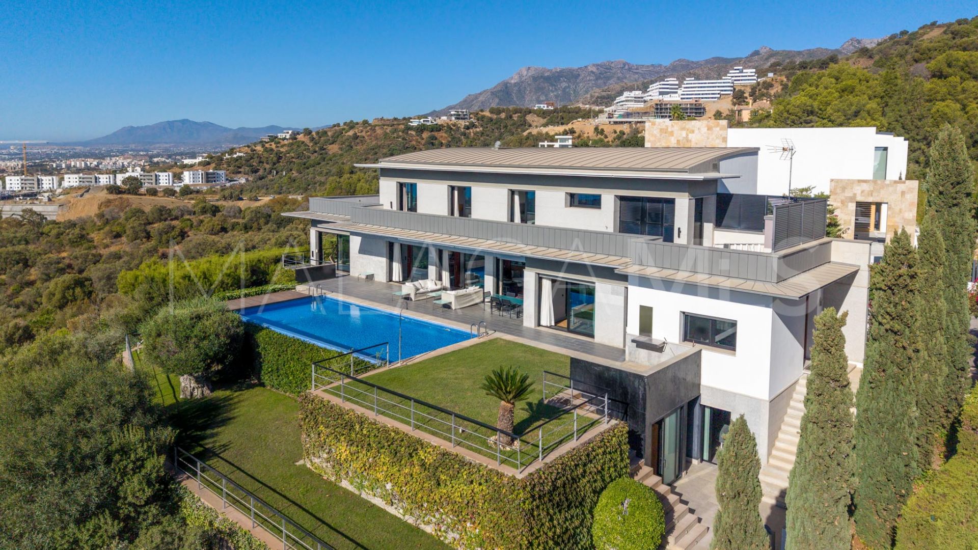 Villa for sale in Los Altos de los Monteros