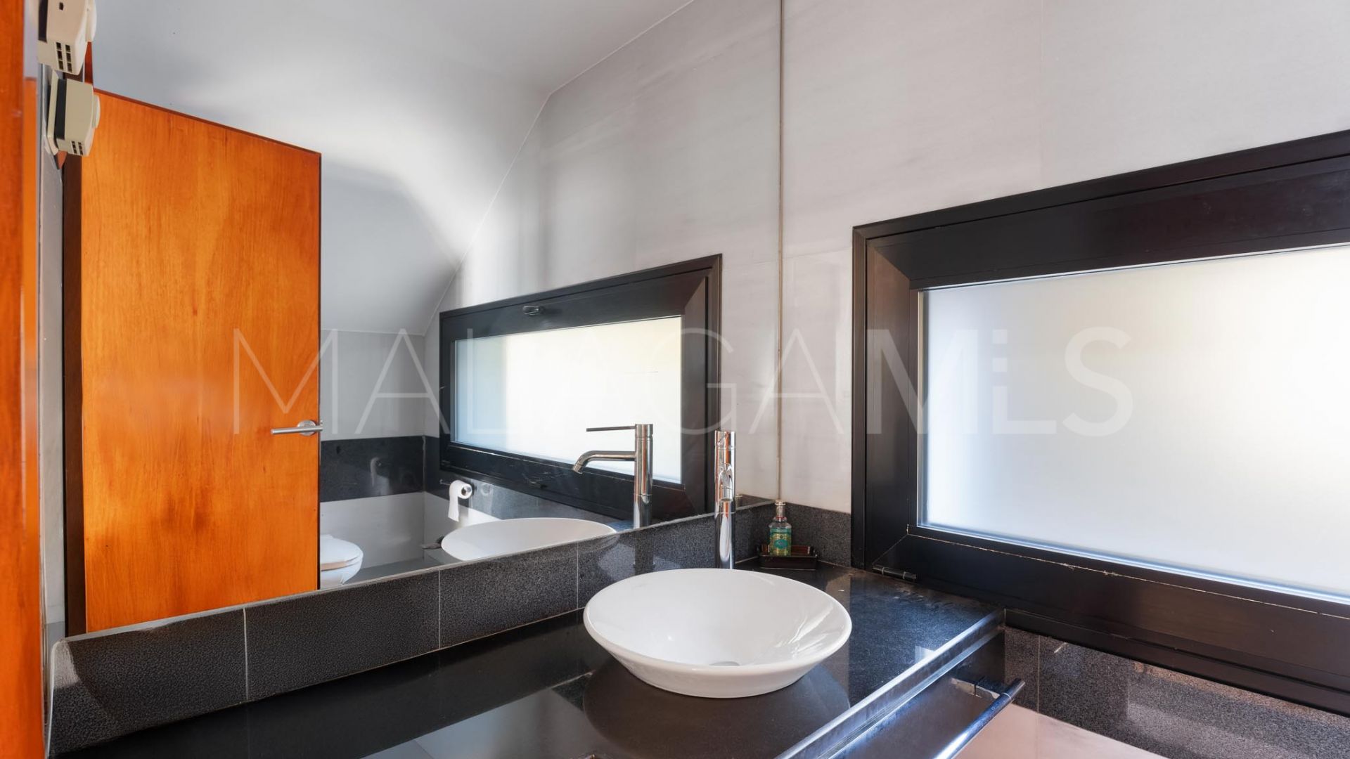 Villa for sale in Los Altos de los Monteros