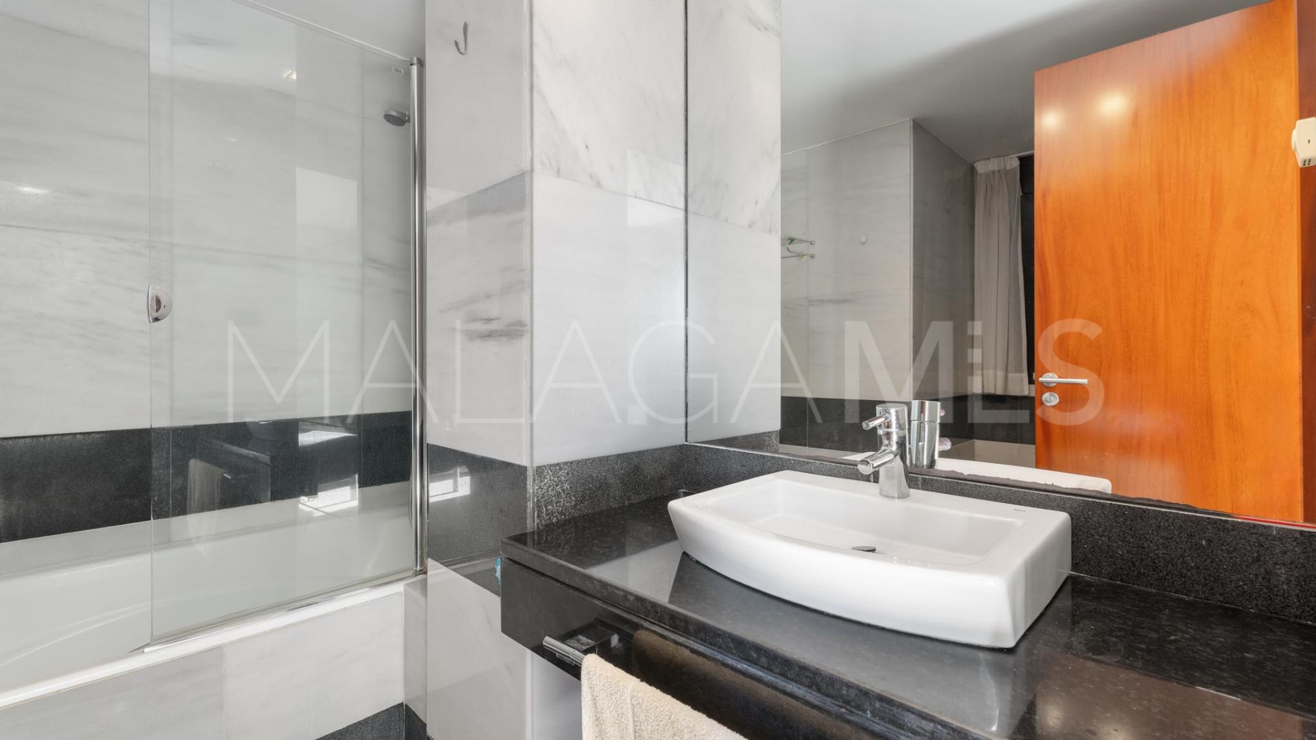 Villa for sale in Los Altos de los Monteros