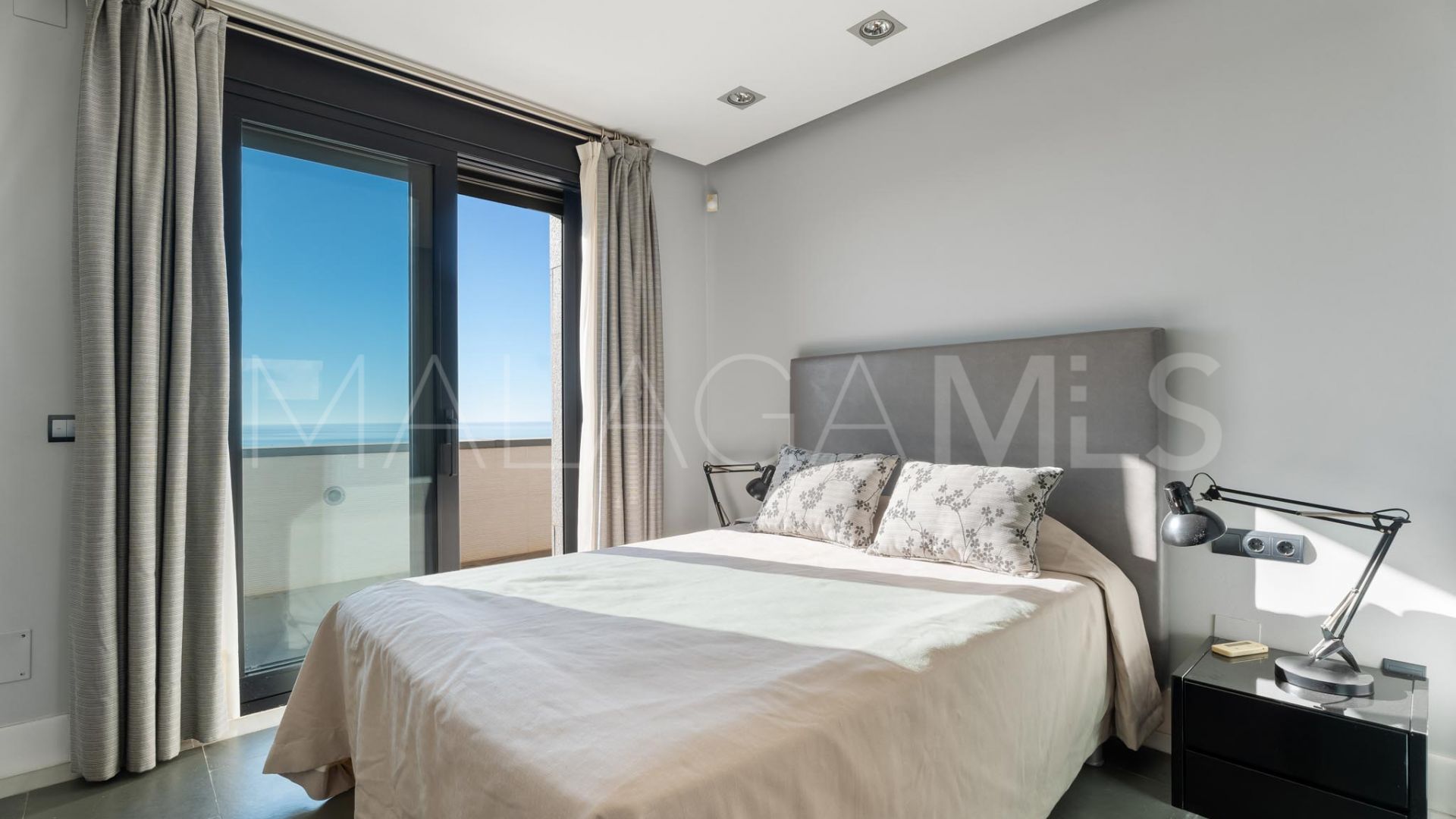 Villa for sale in Los Altos de los Monteros