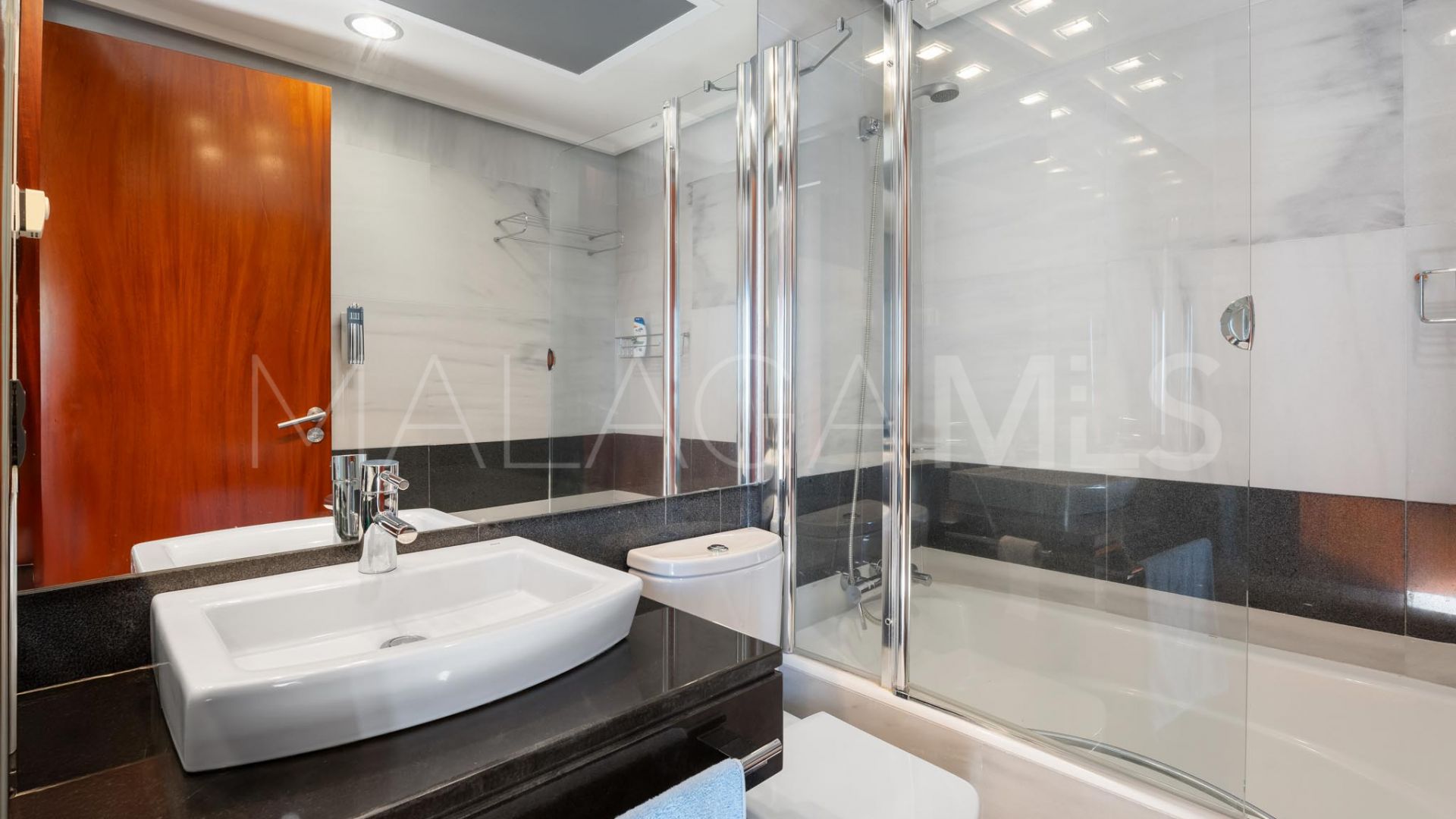 Villa for sale in Los Altos de los Monteros