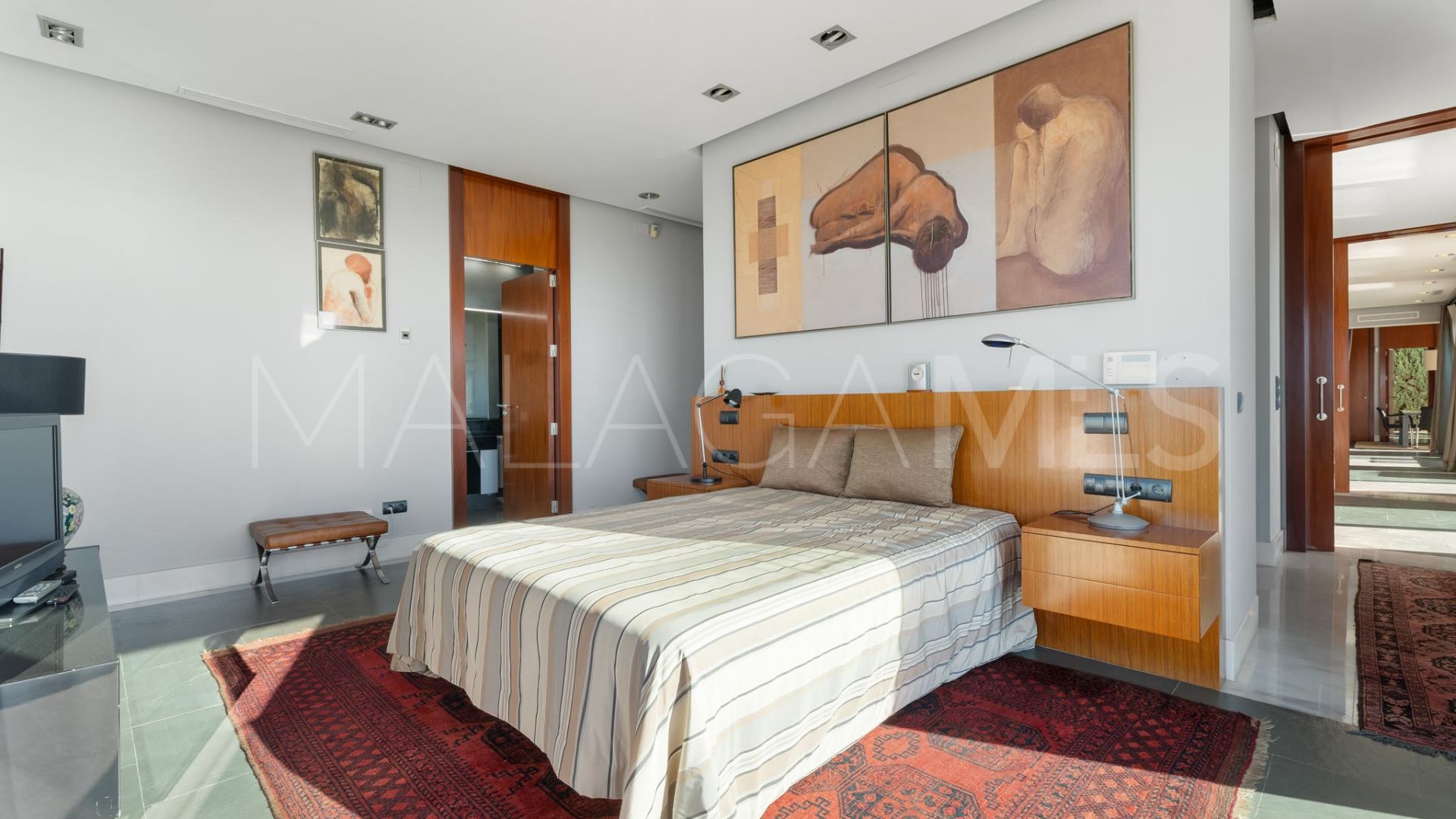 Villa for sale in Los Altos de los Monteros
