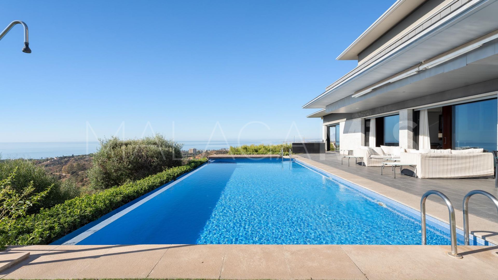 Villa for sale in Los Altos de los Monteros
