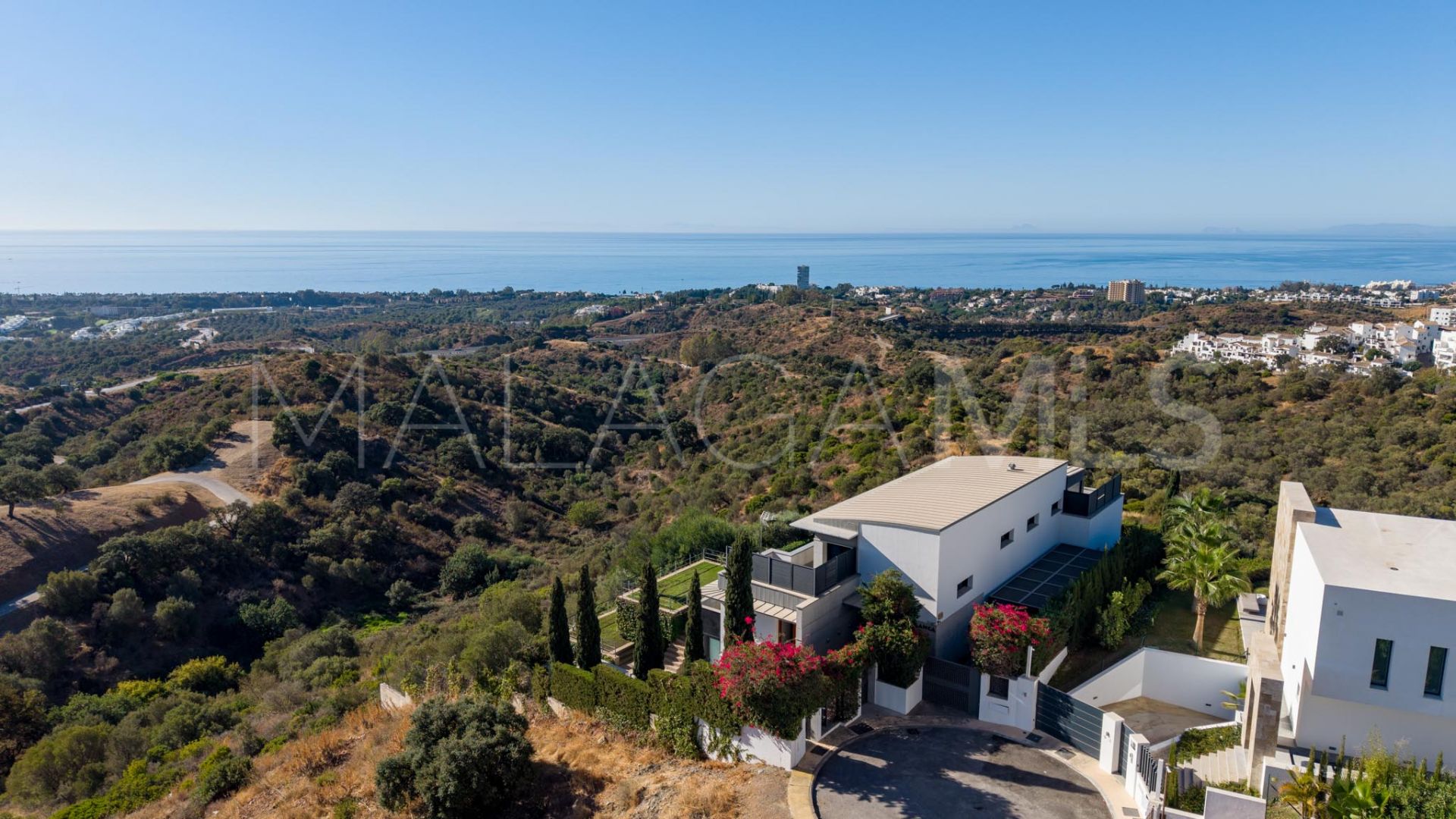 Villa for sale in Los Altos de los Monteros