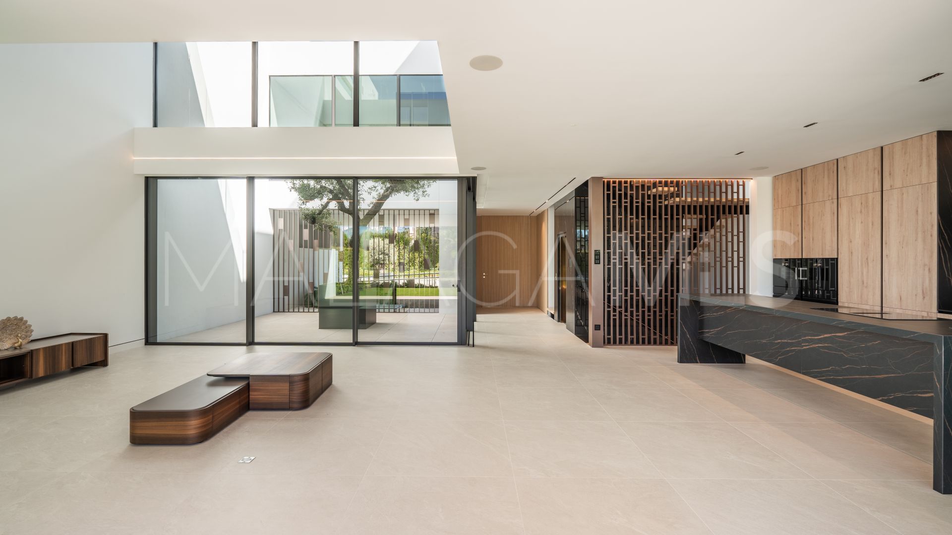 Villa jumelée for sale in Nueva Andalucia