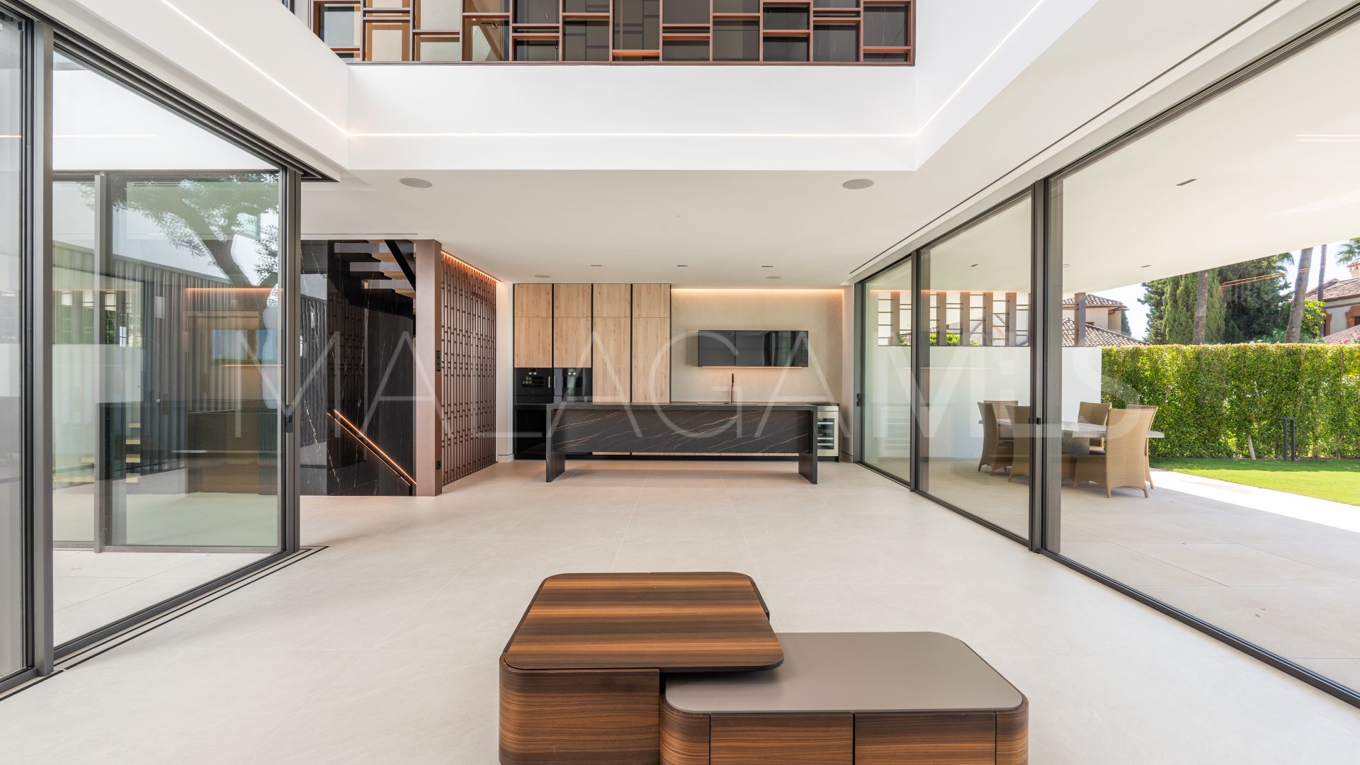 Villa jumelée for sale in Nueva Andalucia