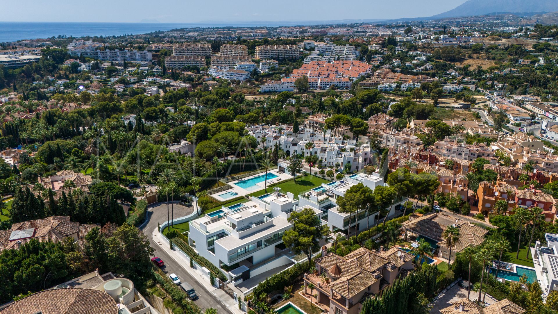 Villa jumelée for sale in Nueva Andalucia