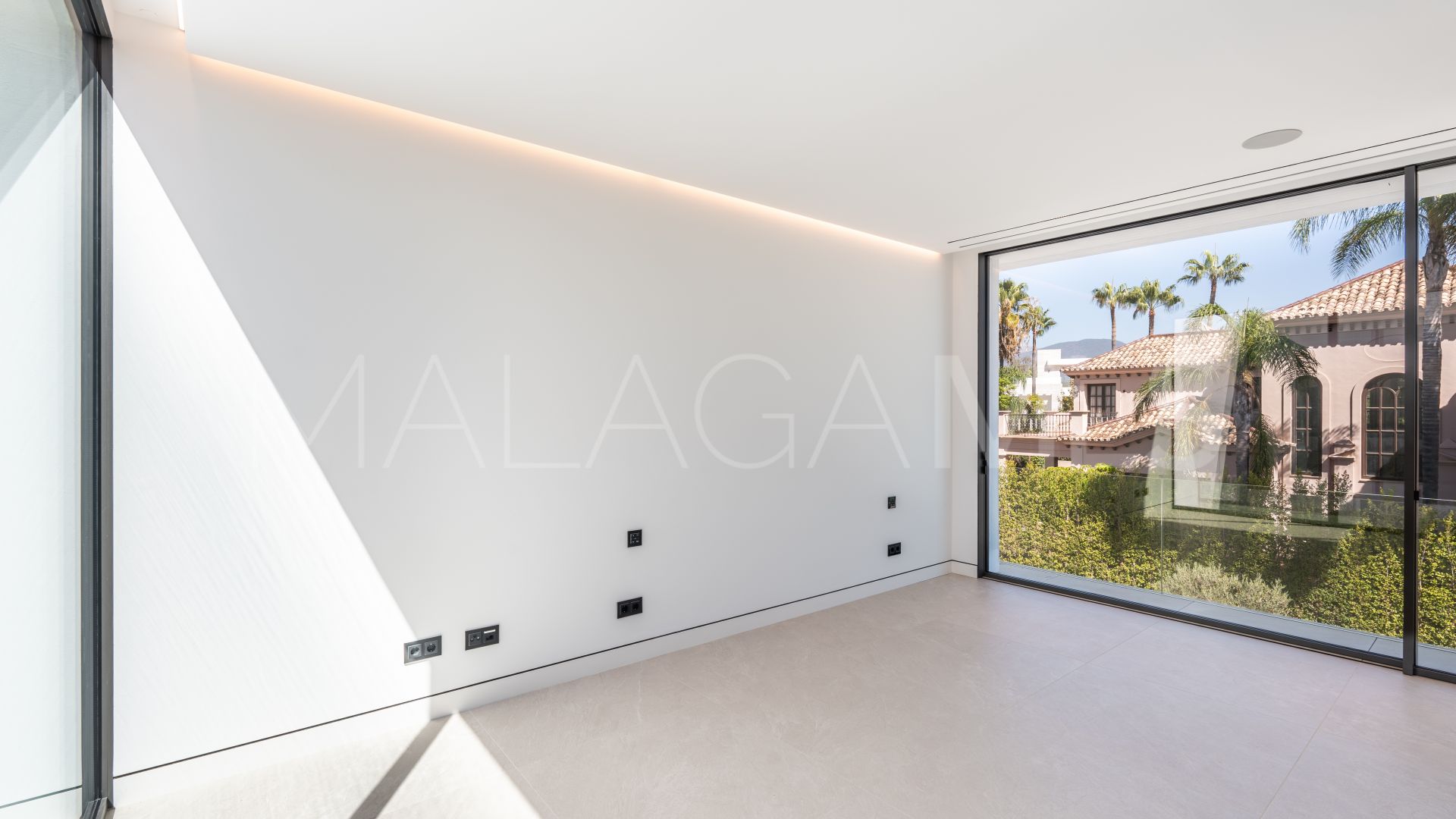 Villa jumelée for sale in Nueva Andalucia