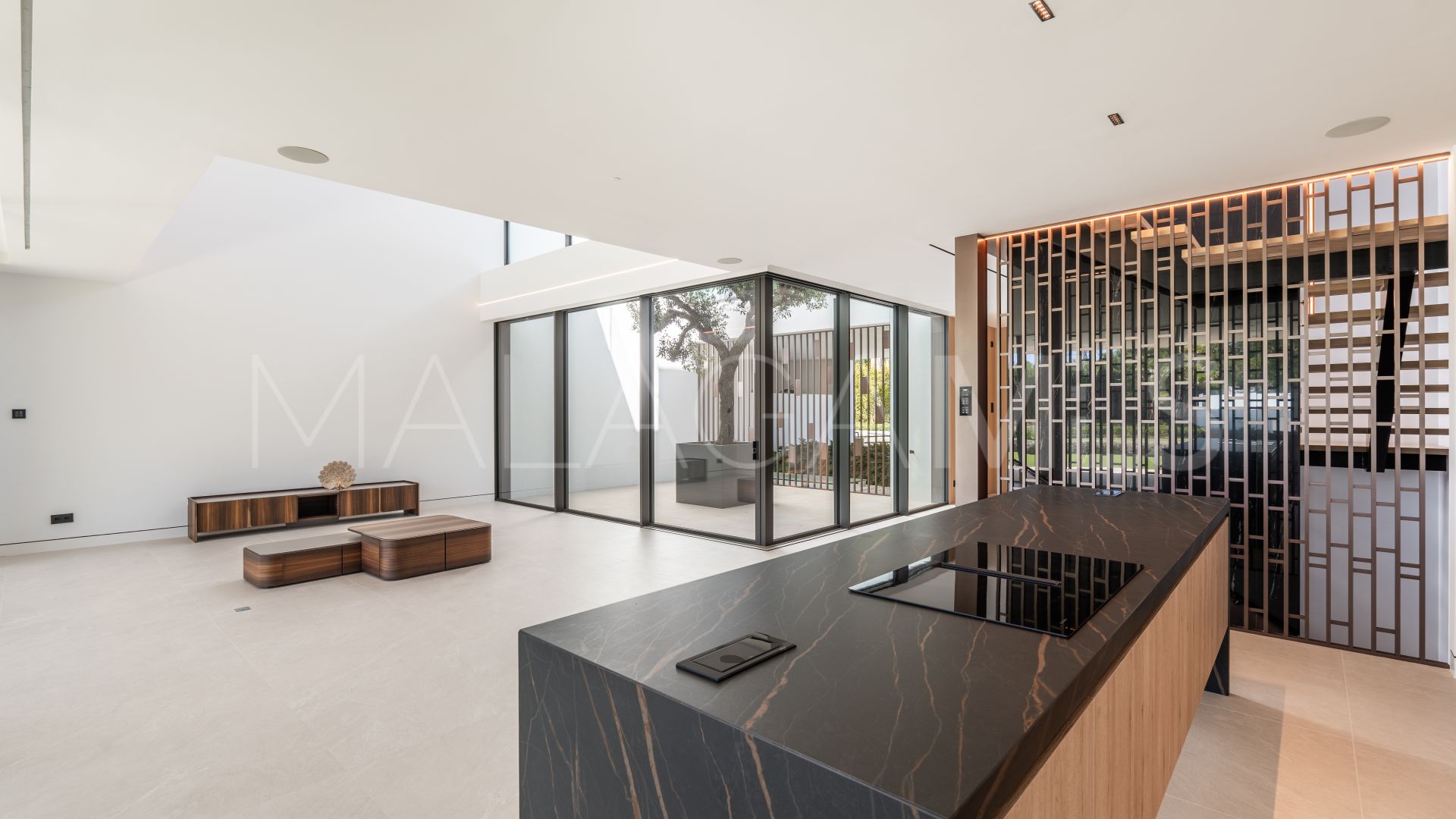 Villa jumelée for sale in Nueva Andalucia