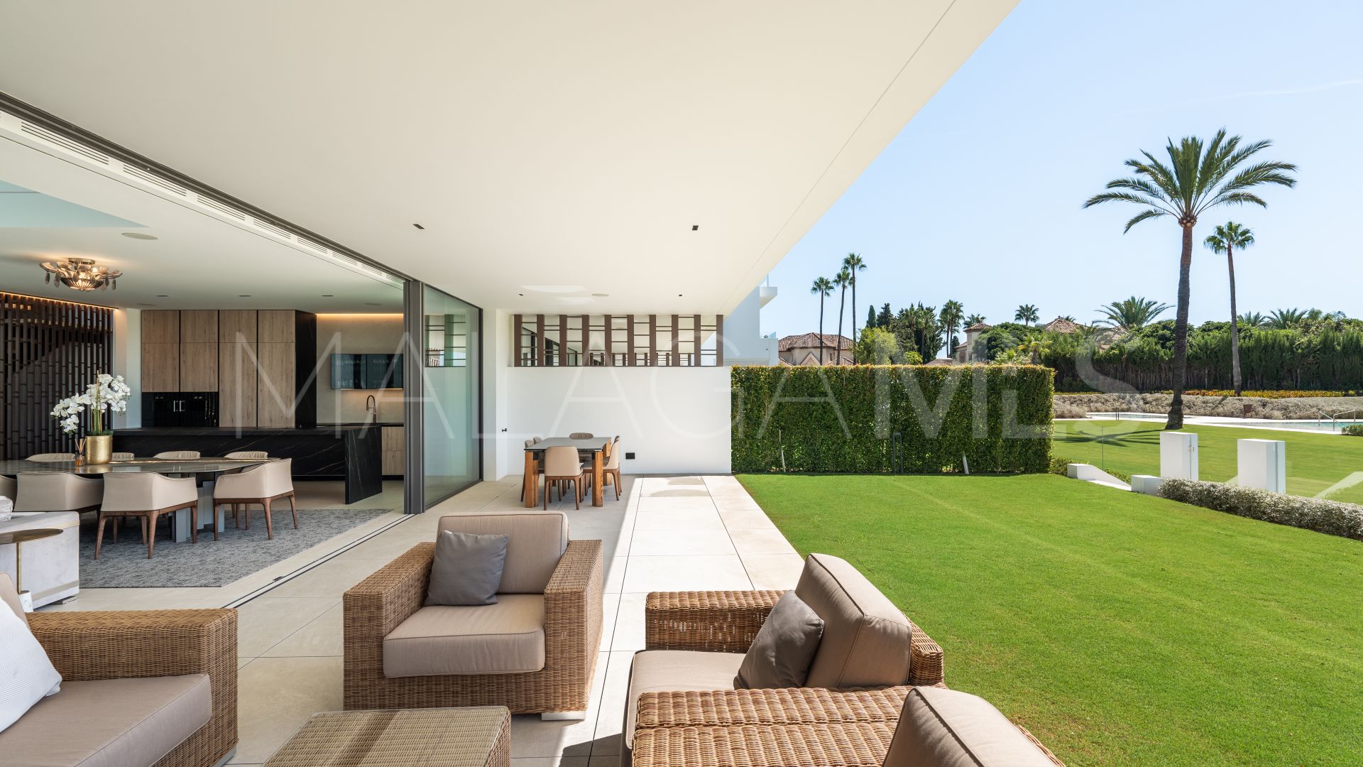 Nueva Andalucia, villa pareada for sale with 4 bedrooms