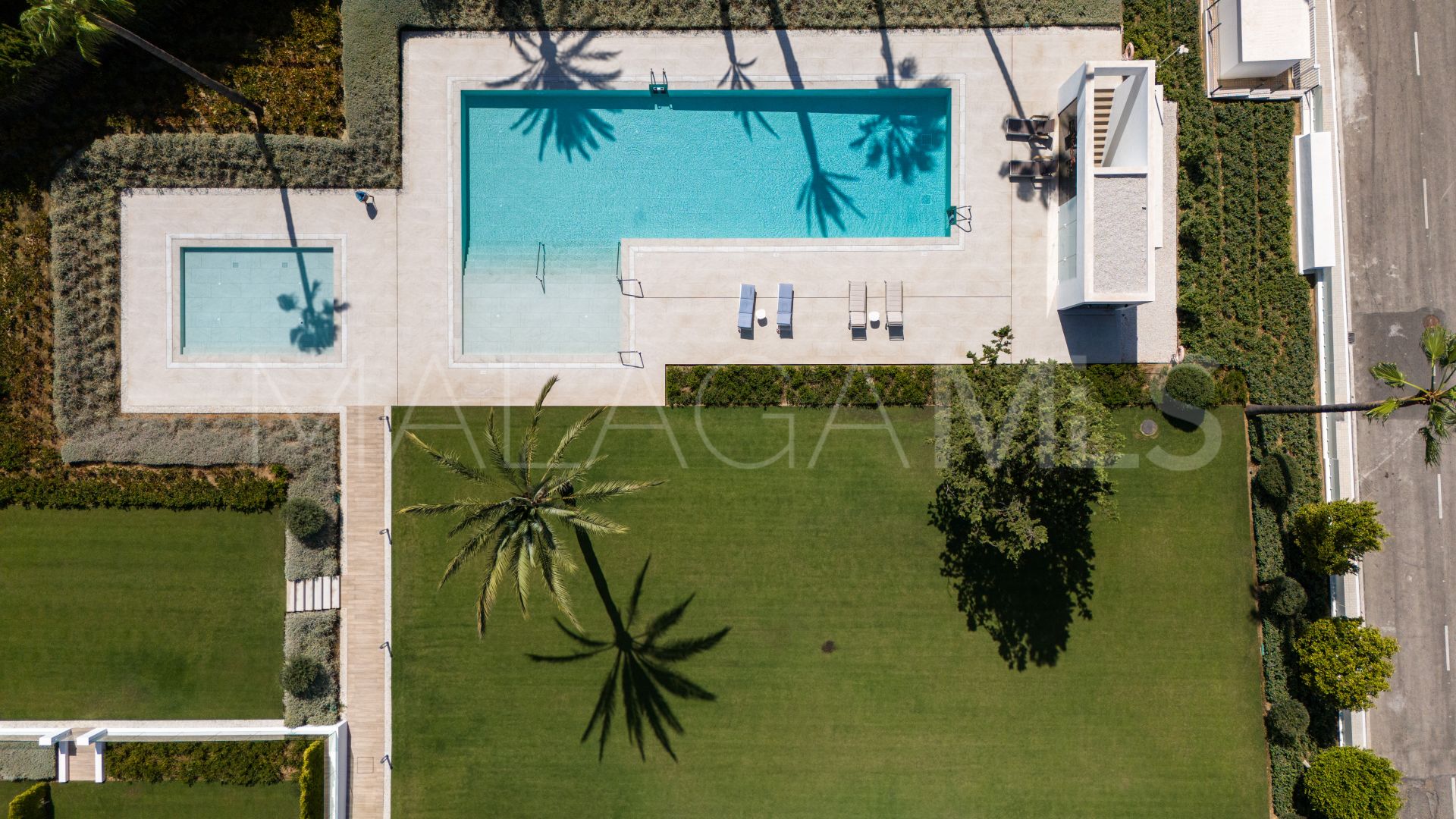 Nueva Andalucia, villa pareada for sale with 4 bedrooms