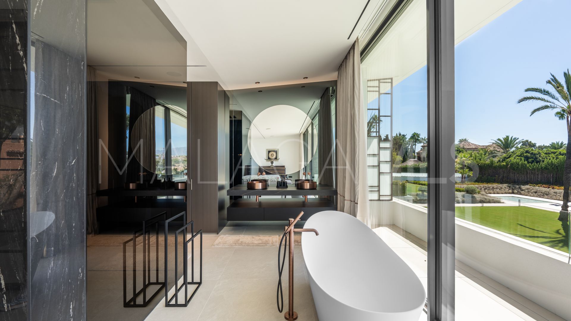 Nueva Andalucia, villa pareada for sale with 4 bedrooms