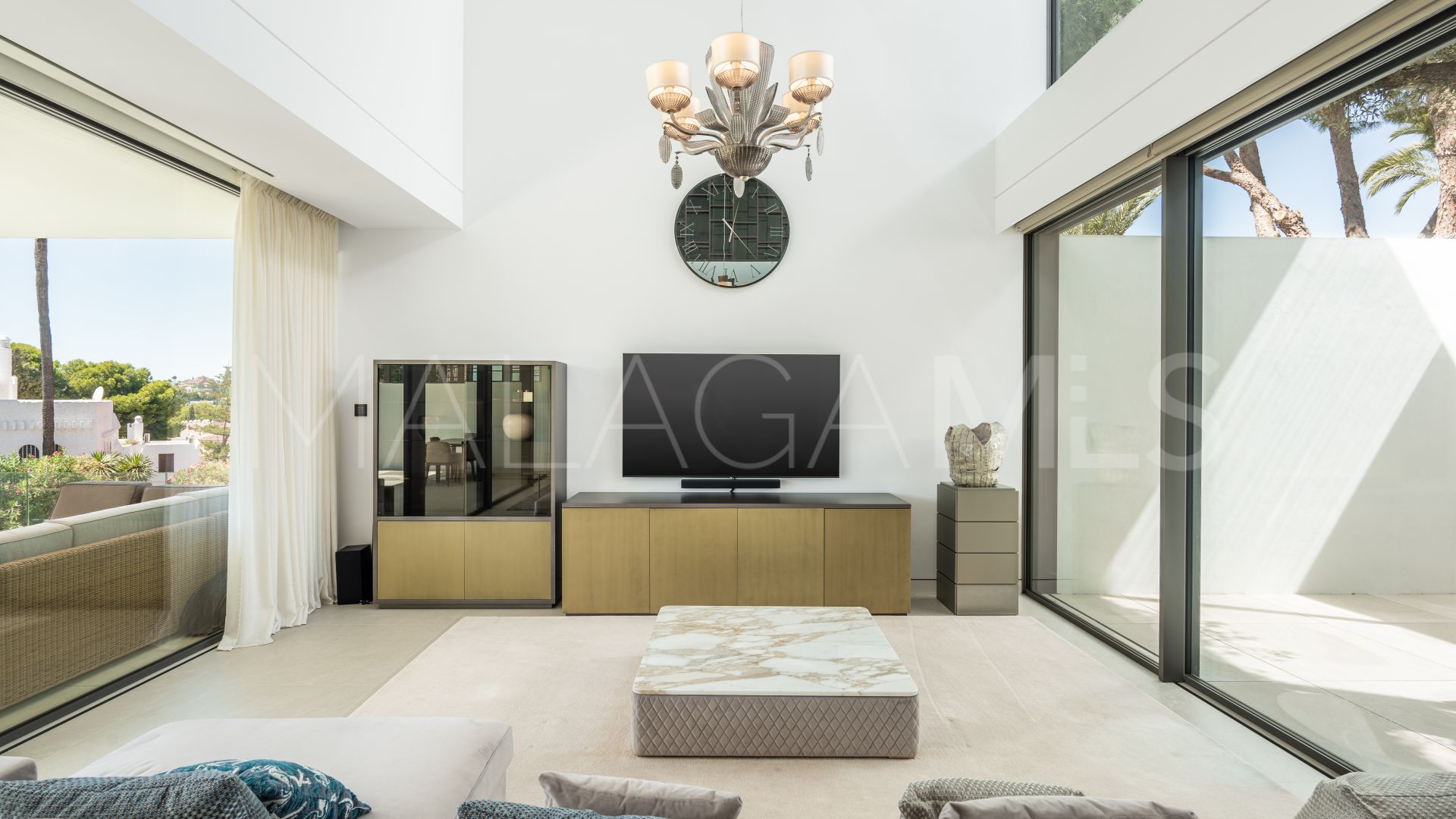 Nueva Andalucia, villa pareada for sale with 4 bedrooms