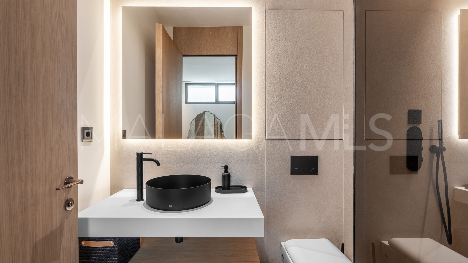 Nueva Andalucia, villa pareada for sale with 4 bedrooms