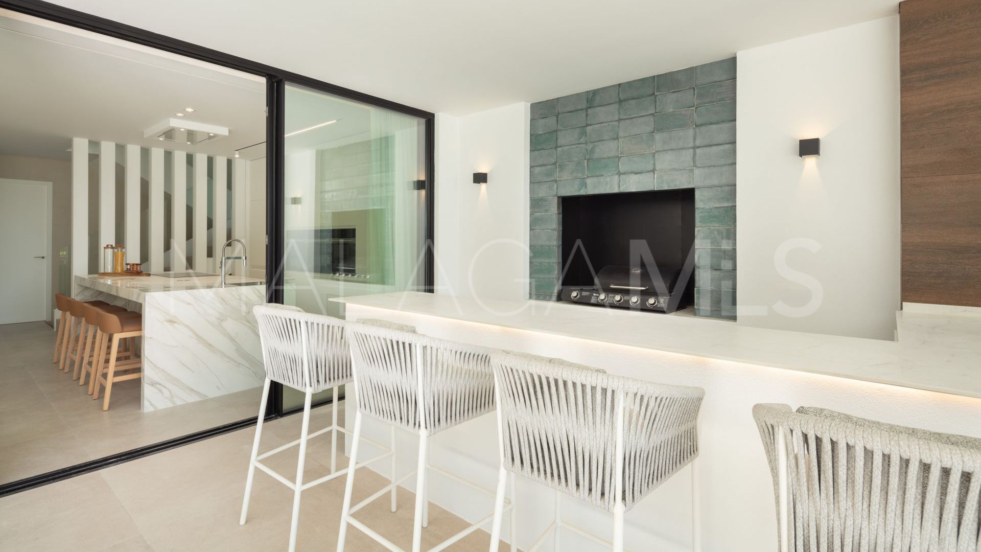 Villa for sale in Nueva Andalucia