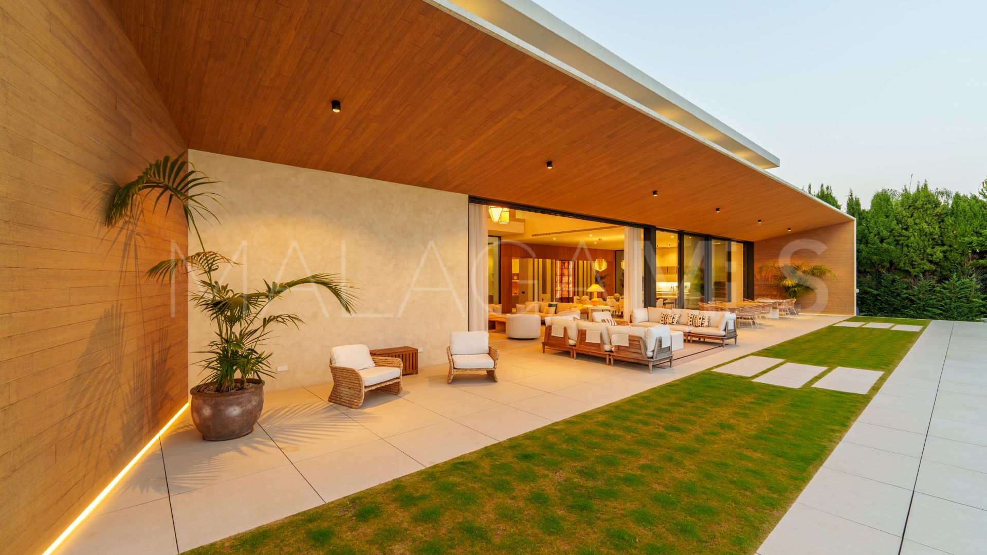 Villa for sale in Guadalmina Alta