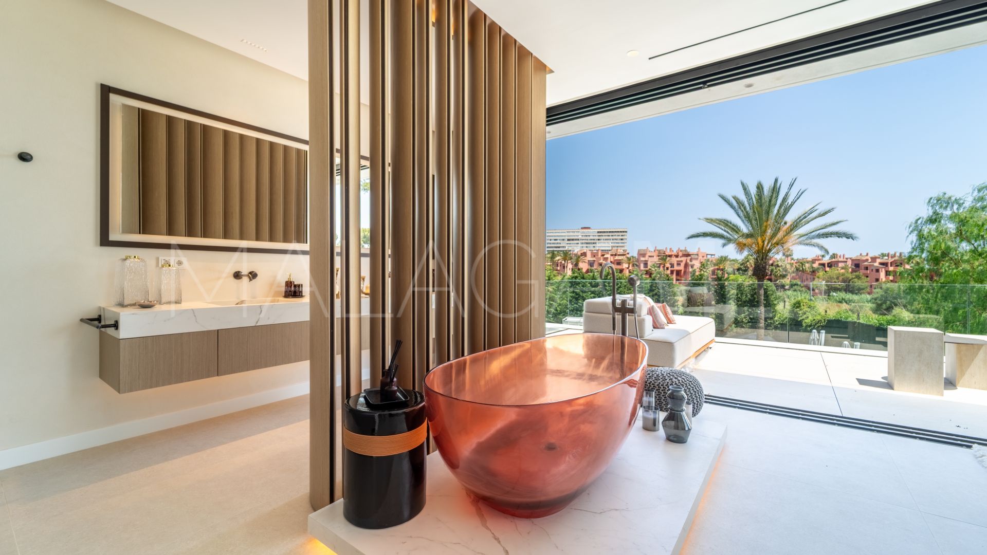 Villa for sale in Los Monteros Playa